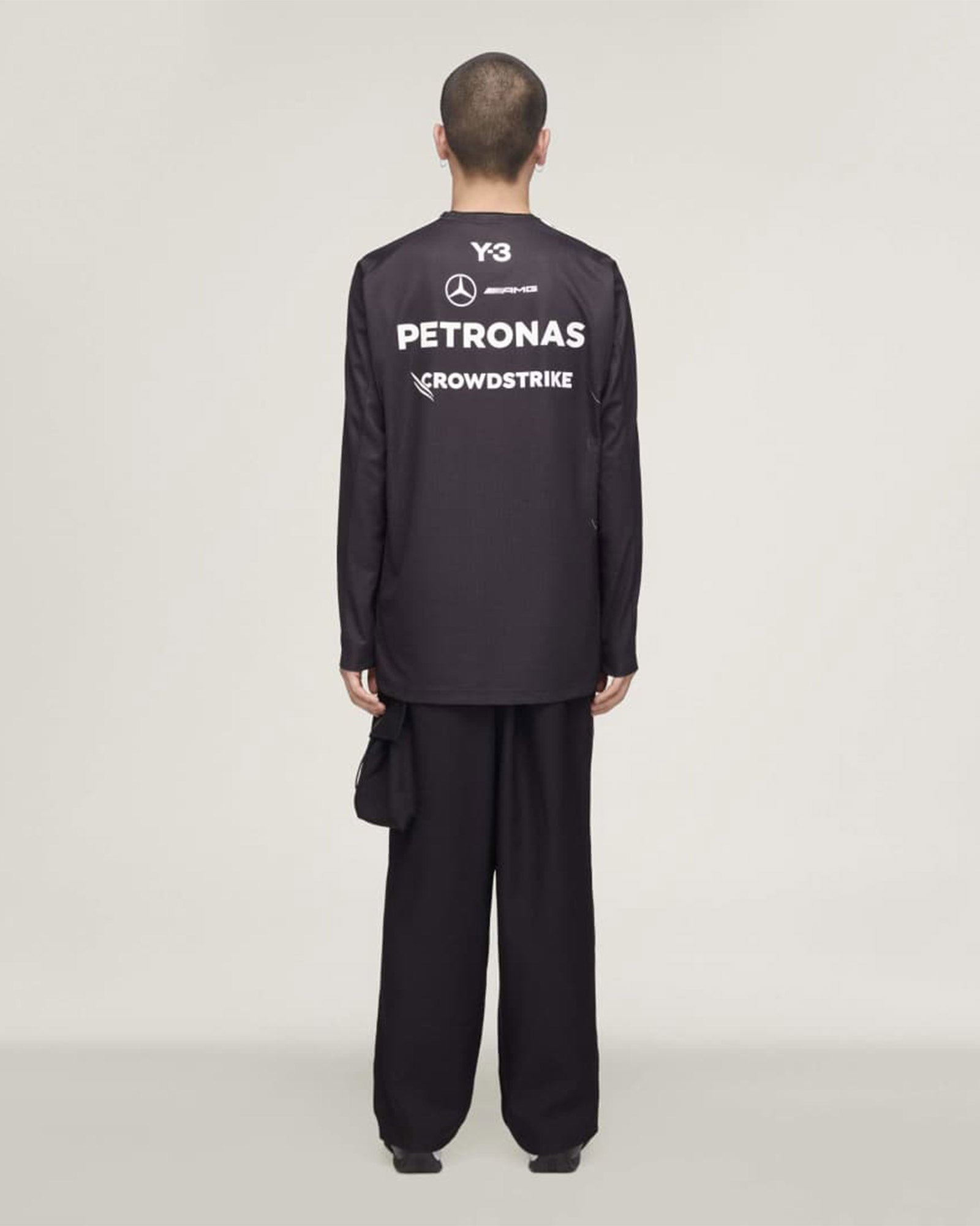 トップス Y-3 F1 DRVR SS JRS L Y-3 (ワイスリー) Y-3 MERCEDES - AMG PETRONAS FORMULA 1 TEAM DRIVER