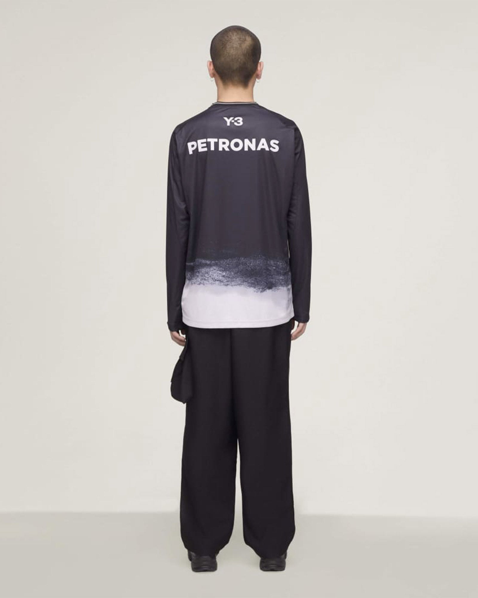 Y-3・weissly -  "Y-3 MERCEDES - AMG PETRONAS FORMULA 1 TEAM MECHANICS LONG SLEEVE JERSEY" /  BLACK