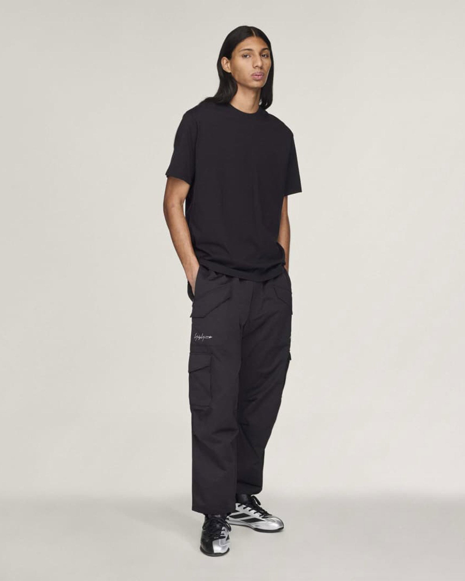 Y-3・韦斯利 -  Y-3 MERCEDES - AMG PETRONAS FORMULA 1 TEAM LOGO STACK SHORT SLEEVE TEE /  BLACK