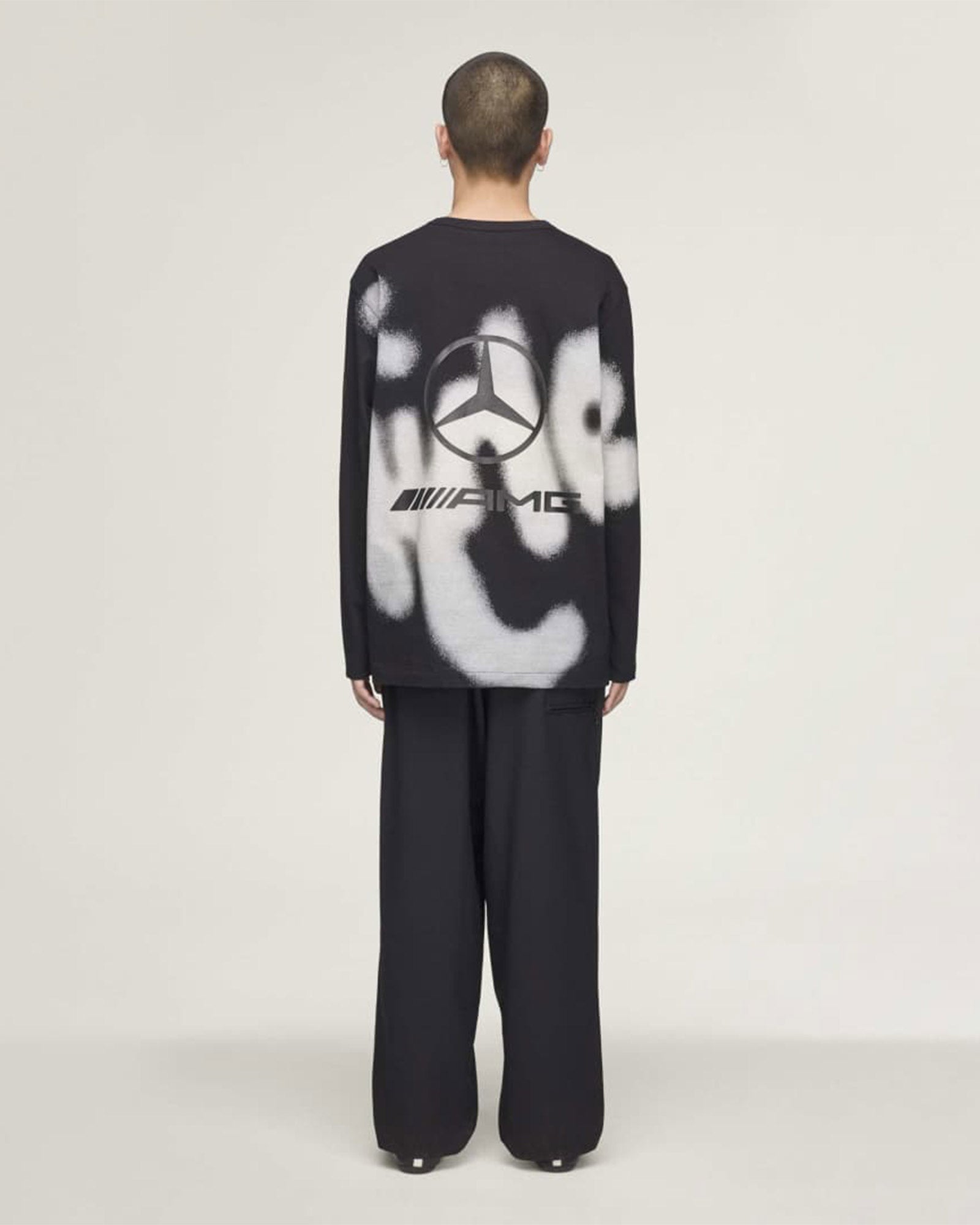 Y-3・韦斯利 -  "Y-3 MERCEDES - AMG PETRONAS FORMULA 1 TEAM YOHJI GRAPHIC LONG SLEEVE TEE" /  BLACK