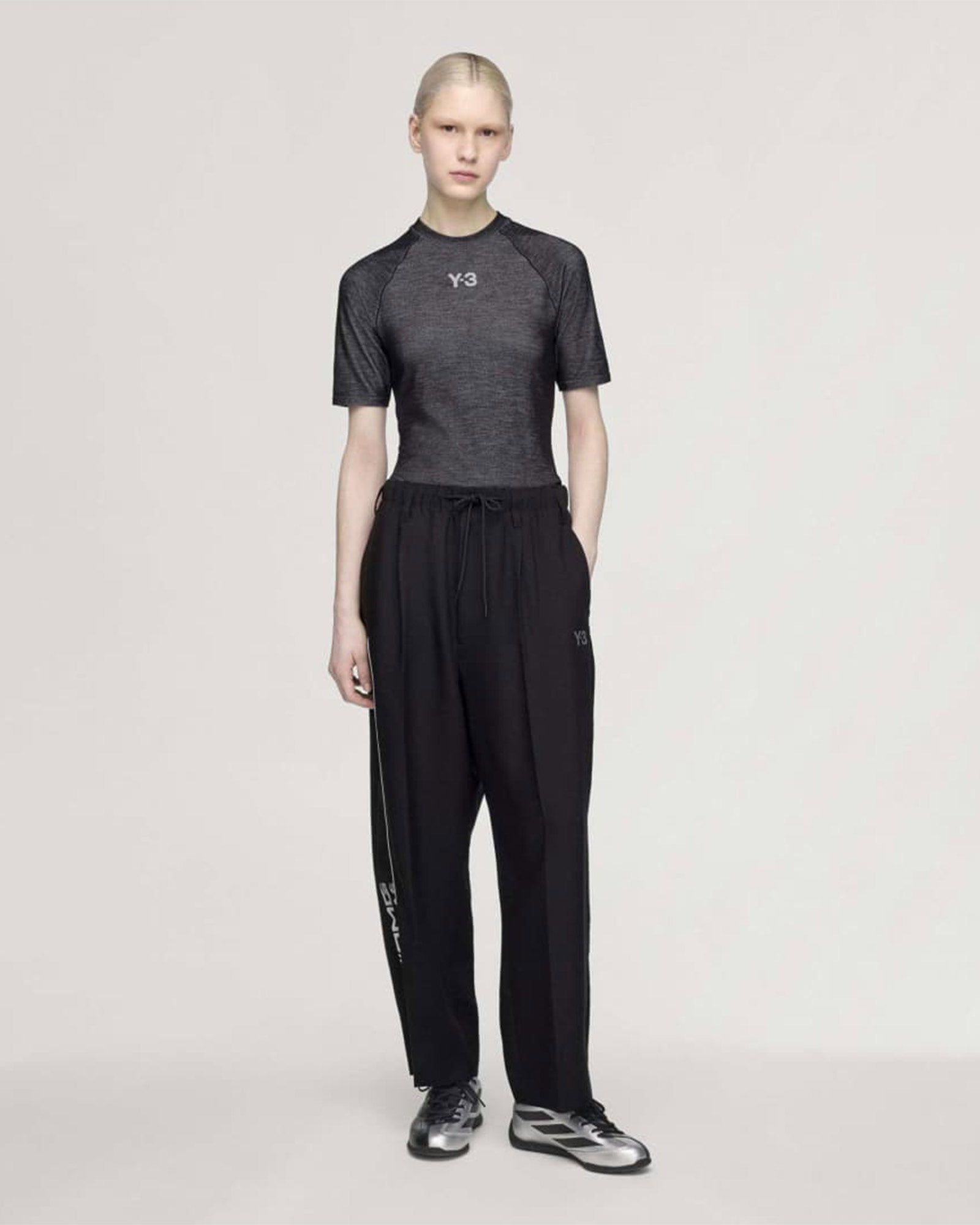 Y-3・ワイスリー - Tシャツ・カットソー "Y-3 MERCEDES - AMG PETRONAS FORMULA 1 TEAM ENGINEERED TEE" / LGSOGR