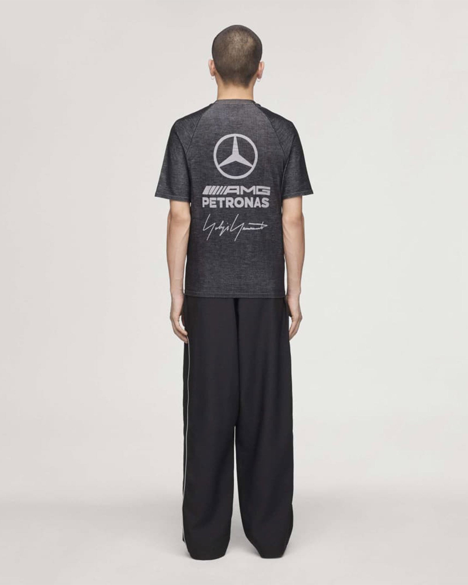 Y-3・ワイスリー - Tシャツ・カットソー "Y-3 MERCEDES - AMG PETRONAS FORMULA 1 TEAM ENGINEERED TEE" / LGSOGR
