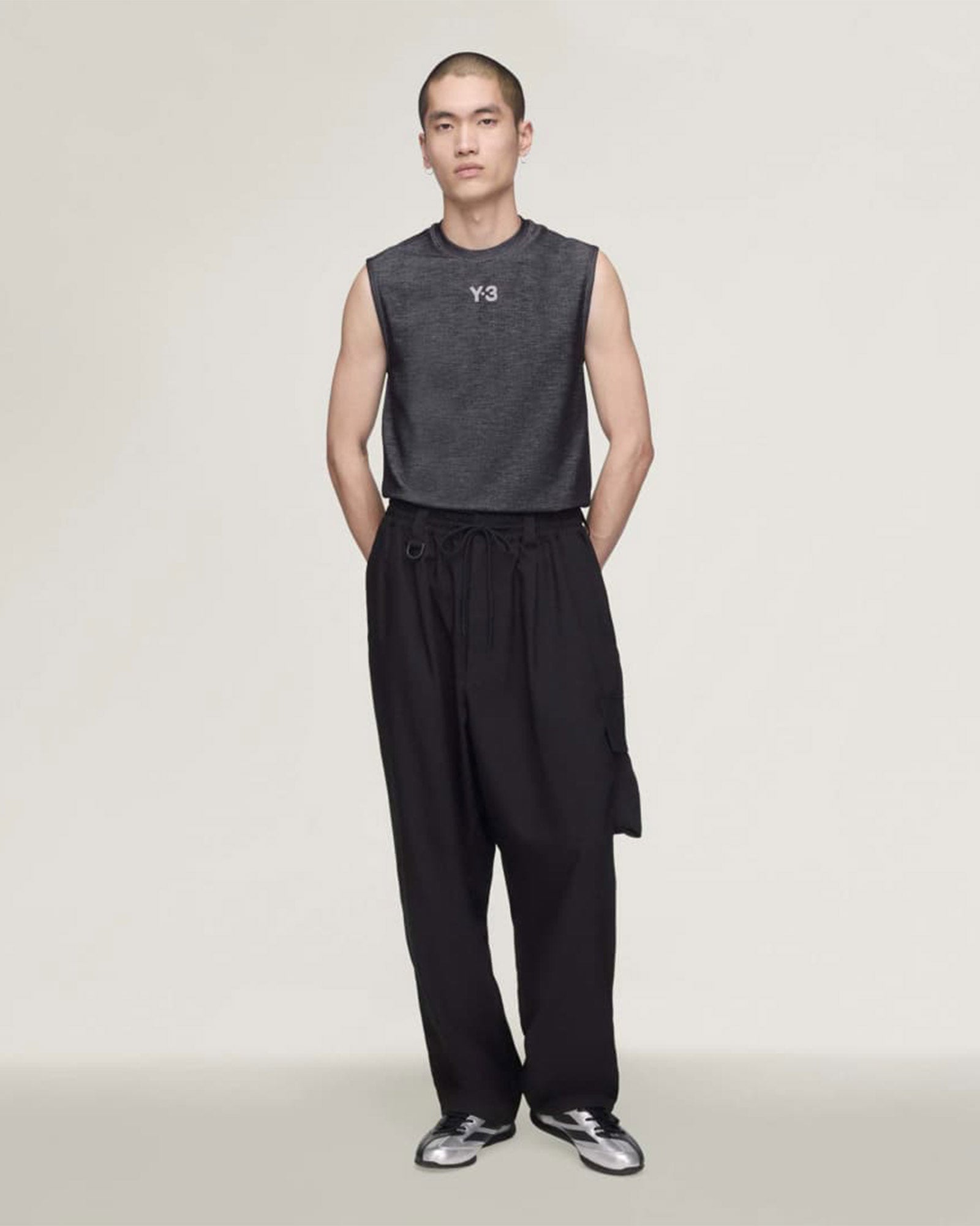 Y-3・ワイスリー - トップス "Y-3 MERCEDES - AMG PETRONAS FORMULA 1 TEAM ENGINEERED TANK" / LGSOGR