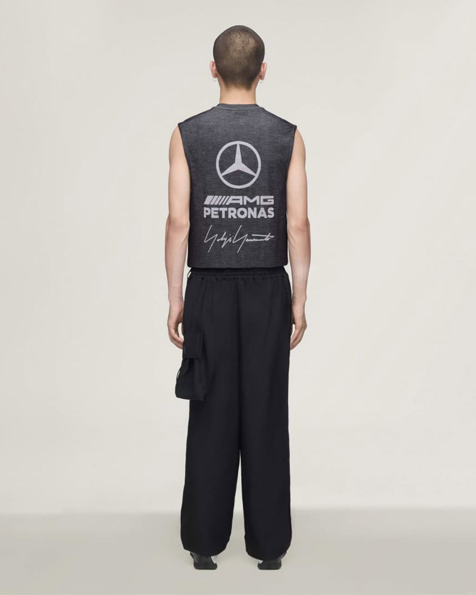 Y-3・ワイスリー - トップス "Y-3 MERCEDES - AMG PETRONAS FORMULA 1 TEAM ENGINEERED TANK" / LGSOGR