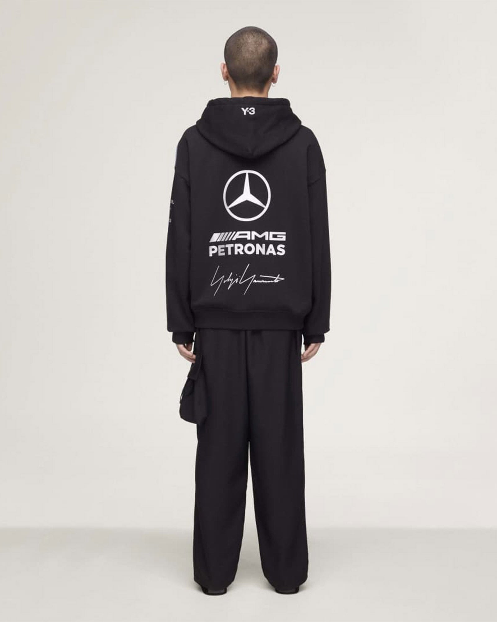 Y-3 MERCEDES - AMG PETRONAS FORMULA 1 TEAM HOODIE / BLACK | detail