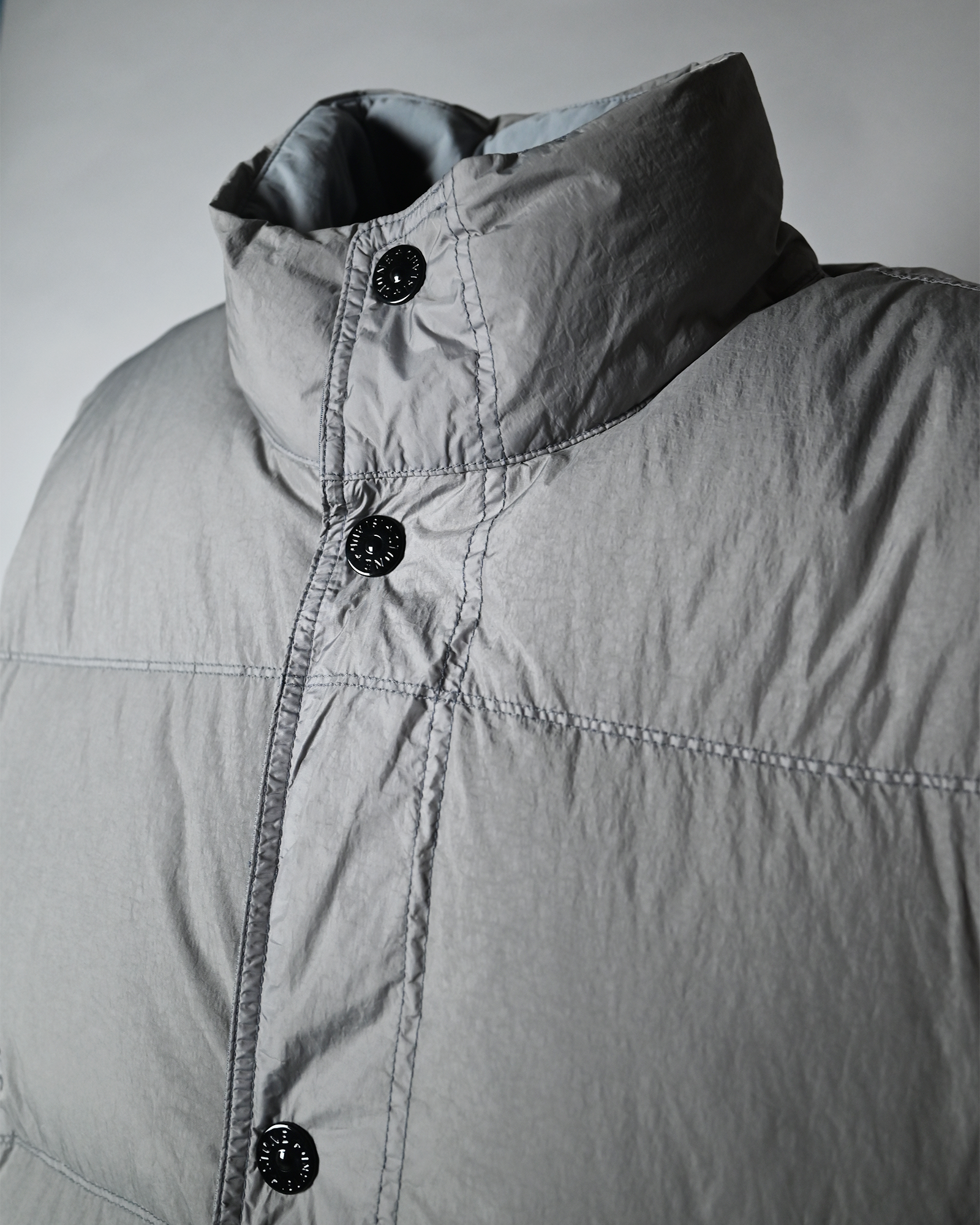 STONE ISLAND・ストーンアイランド - ダウンジャケット "CRINKLE REPS NY BOMBER 26AW-4100109" / GREY