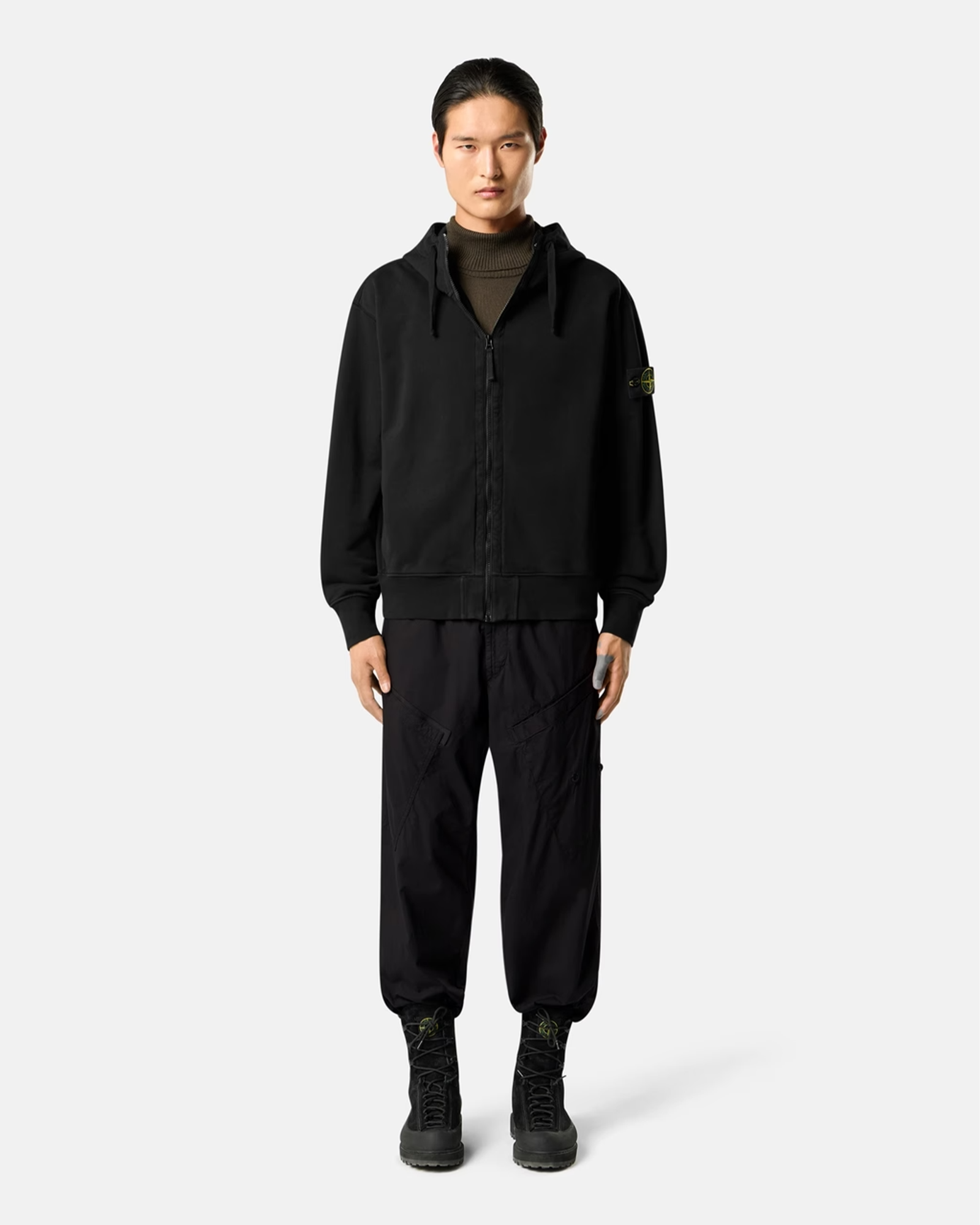 STONE ISLAND・ストーンアイランド - パーカー・フーディ "ORGANIC COTTON FLEECE 26AW-6100009"  / BLACK