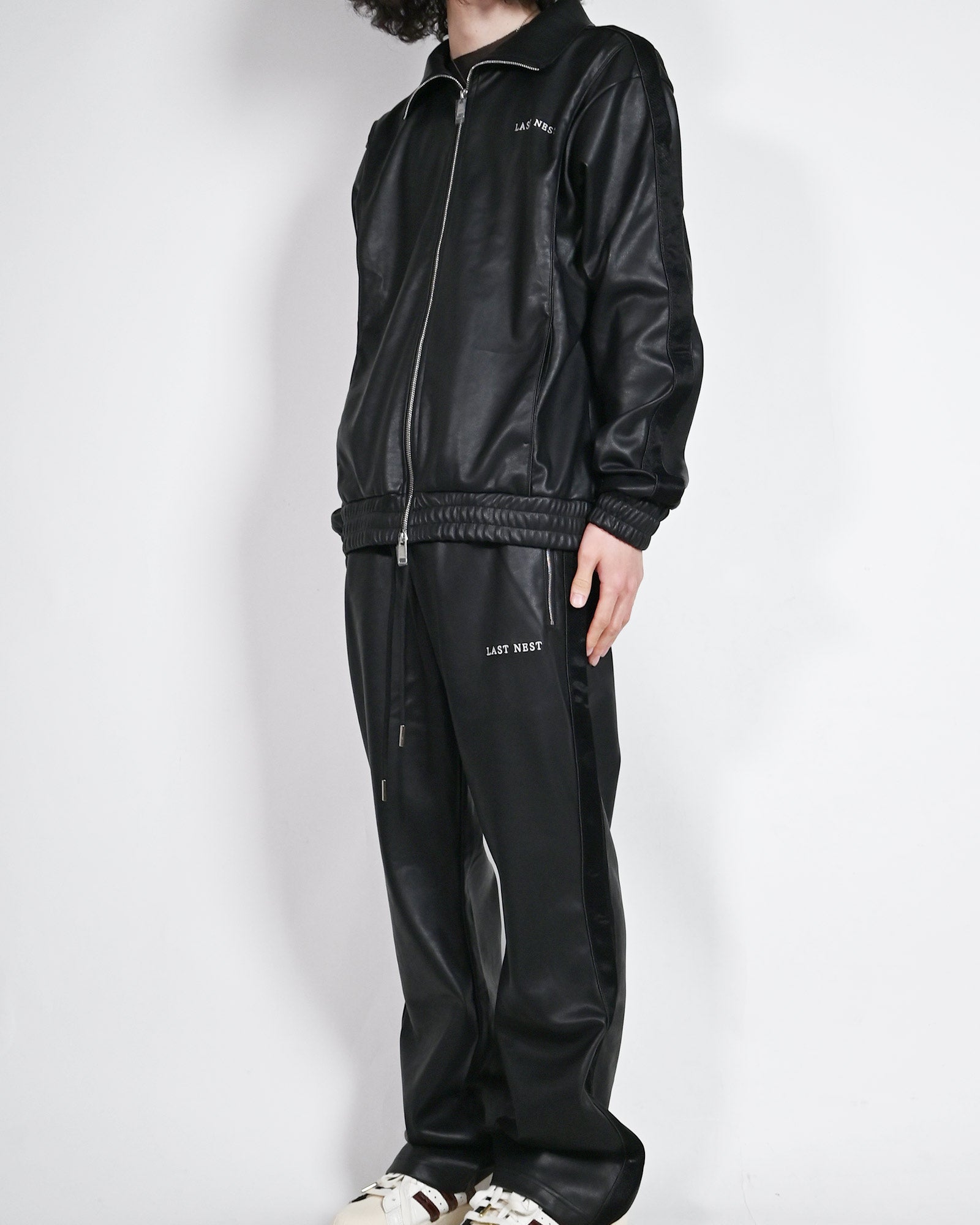 LAST NEST・ラストネスト - ジャージ・トラックパンツ FAUX LEATHER TRACK PANTS / BLACK