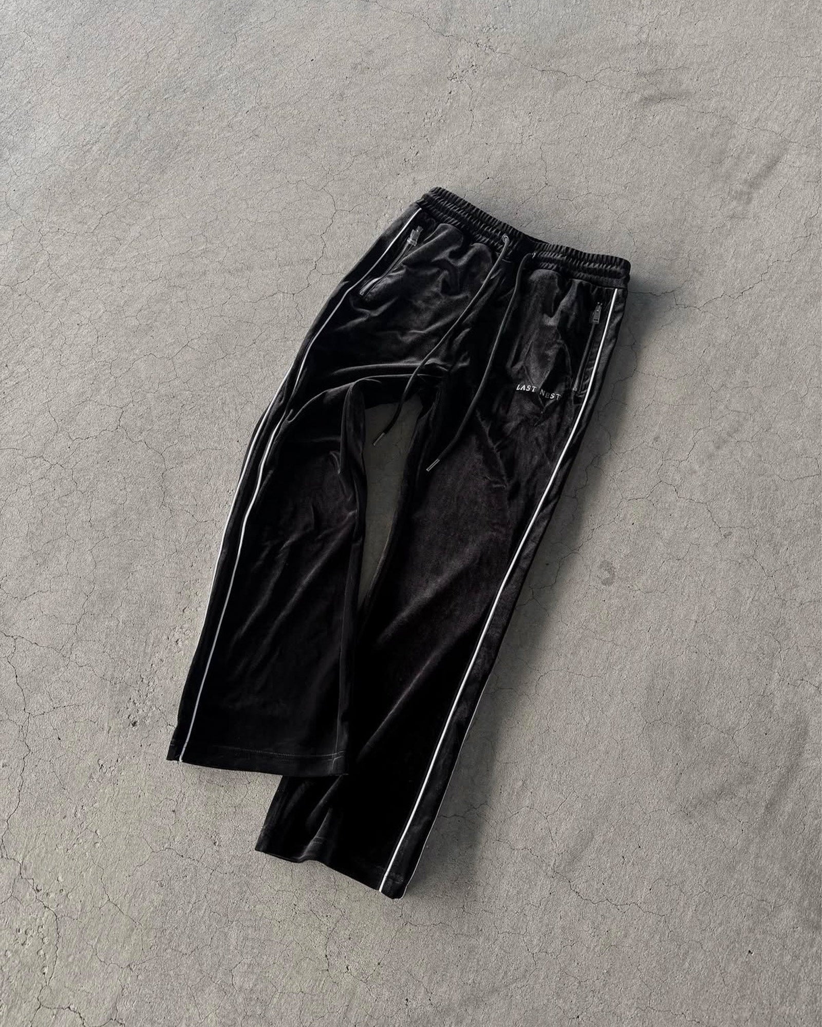 LAST NEST・ラストネスト - ジャージ・トラックパンツ VELVET TRACK PANTS V3 / BLACK