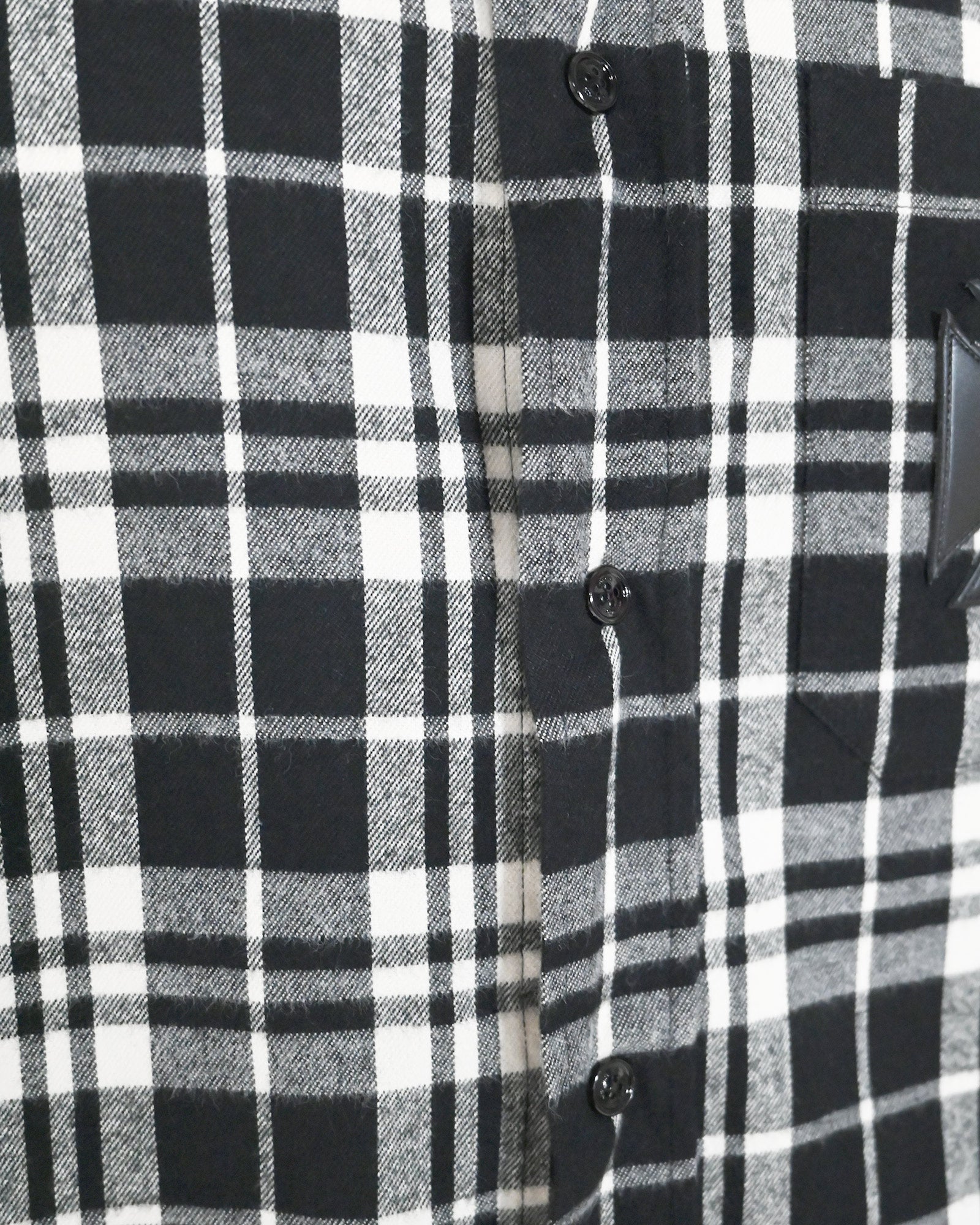 VETEMENTS (ヴェトモン) SS26 チェックシャツ LEATHER CROSS FLANNEL