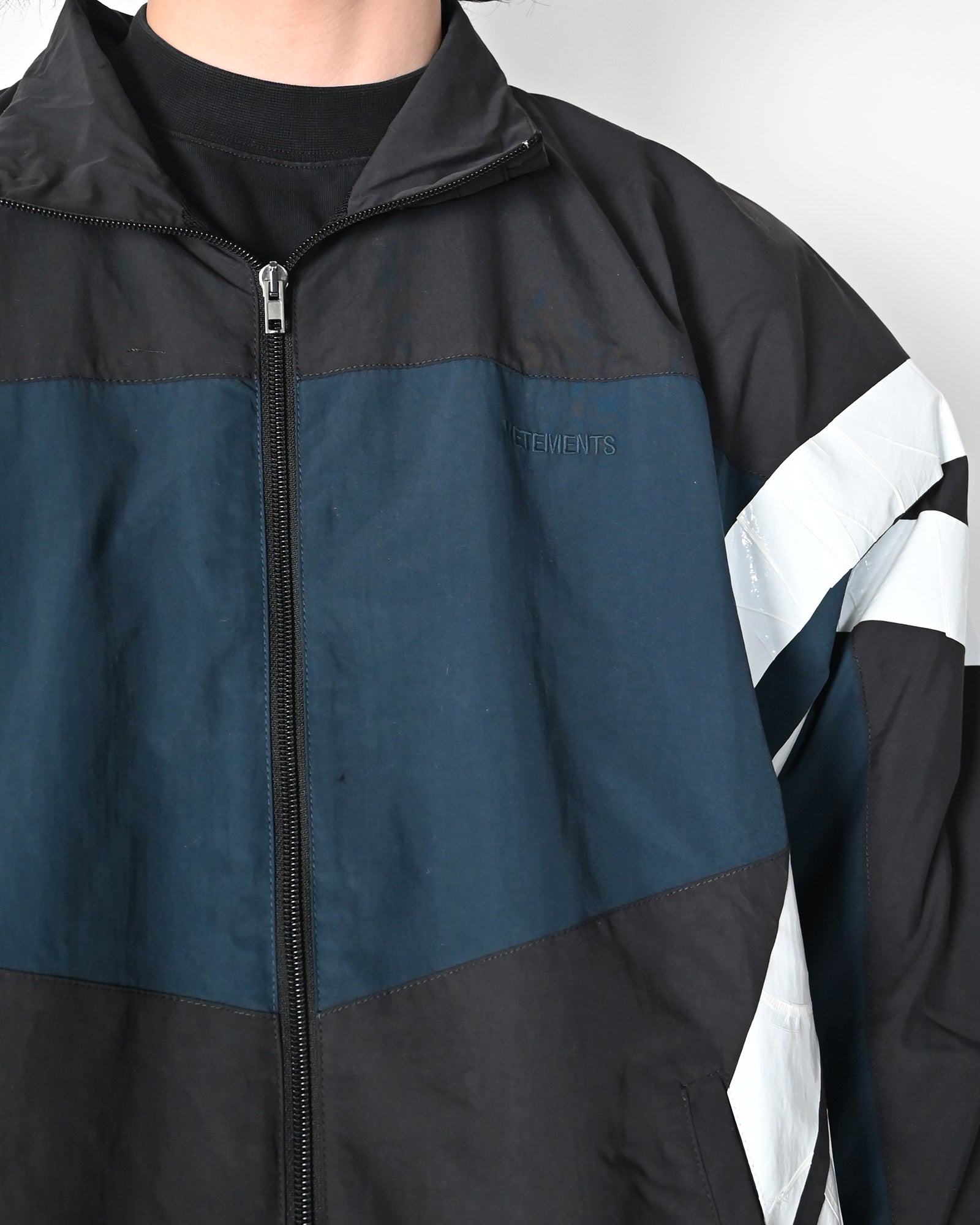 VETEMENTS・ヴェトモン - ジャケット TAPED TRACKSUIT JACKET / BLACK/BLUE