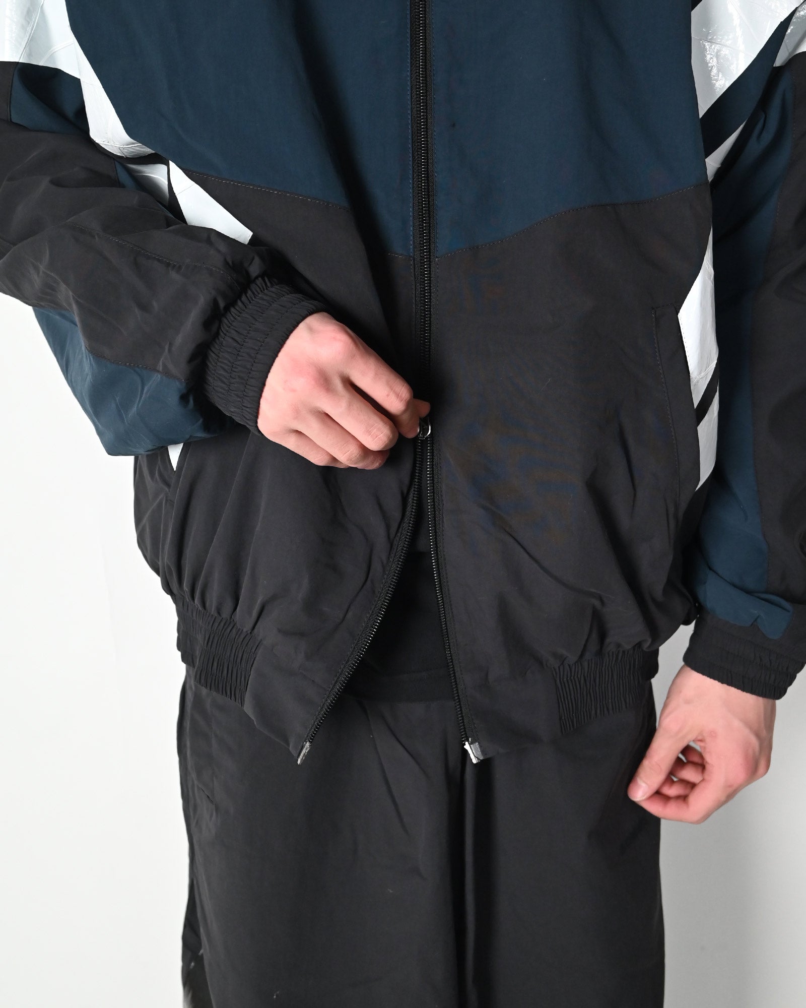 VETEMENTS・ヴェトモン - ジャケット TAPED TRACKSUIT JACKET / BLACK/BLUE