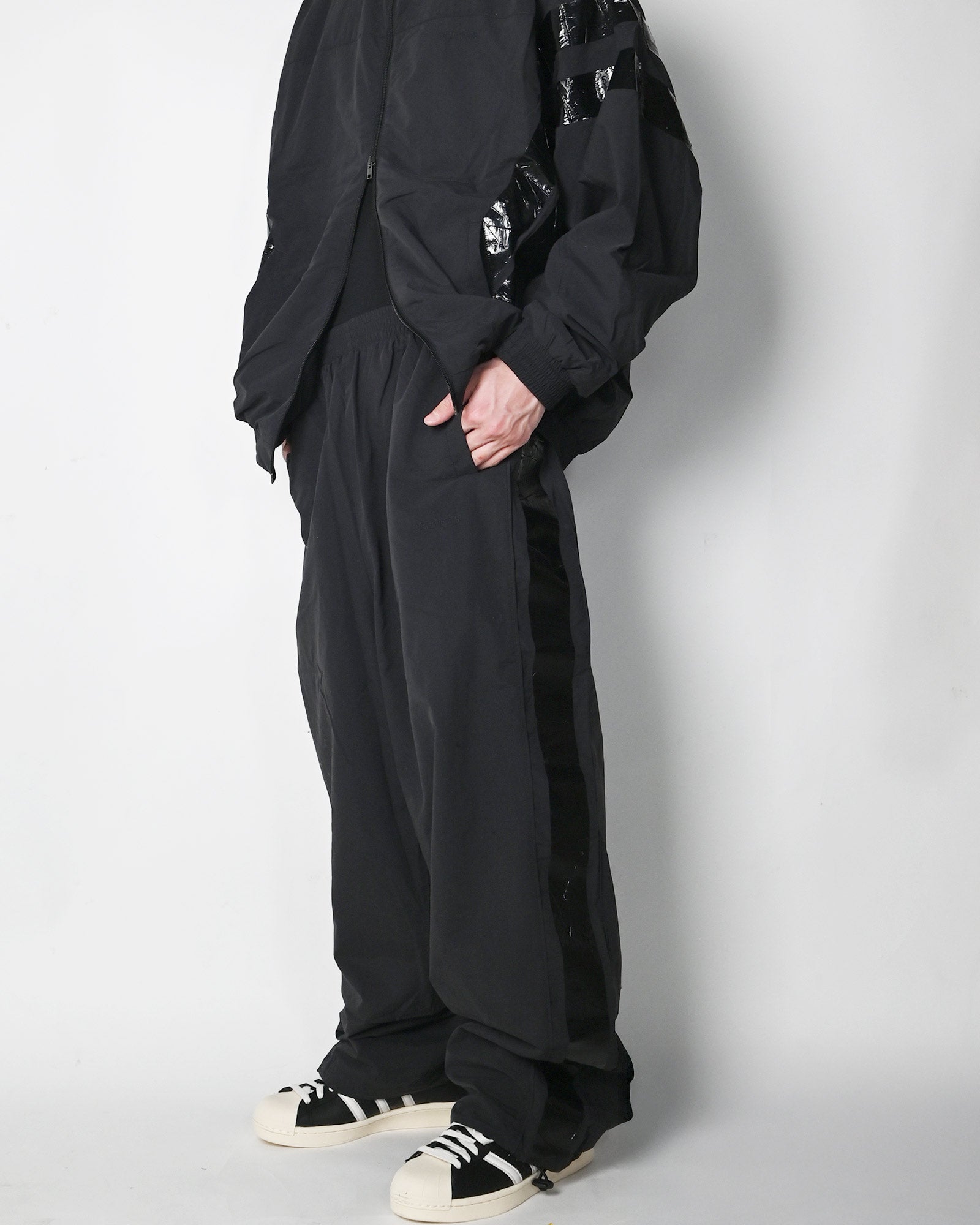 VETEMENTS・ヴェトモン - ジャージ・トラックパンツ TAPED TRACKSUIT PANTS / BLACK/BLACK