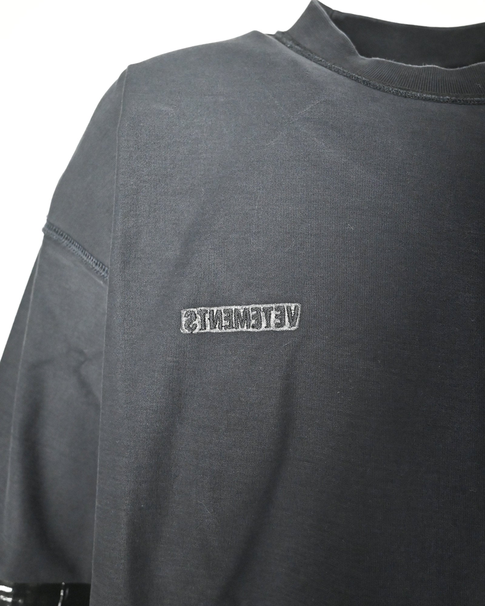 VETEMENTS・ヴェトモン - L/S Tシャツ TAPED RECONSTRUCTED LONGSLEEVE / BLACK