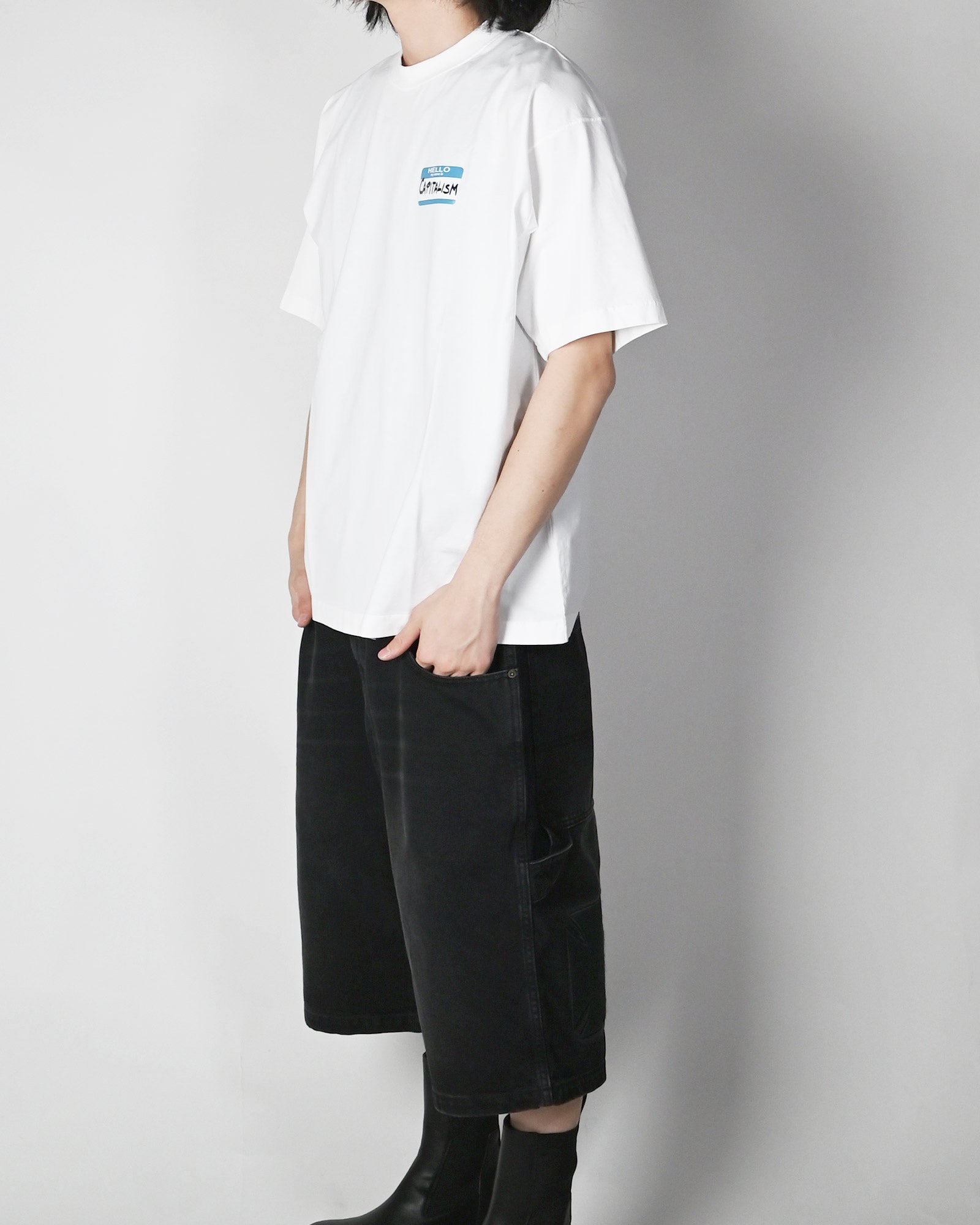 VETEMENTS・ヴェトモン - Tシャツ・カットソー STICKER T-SHIRT / WHITE