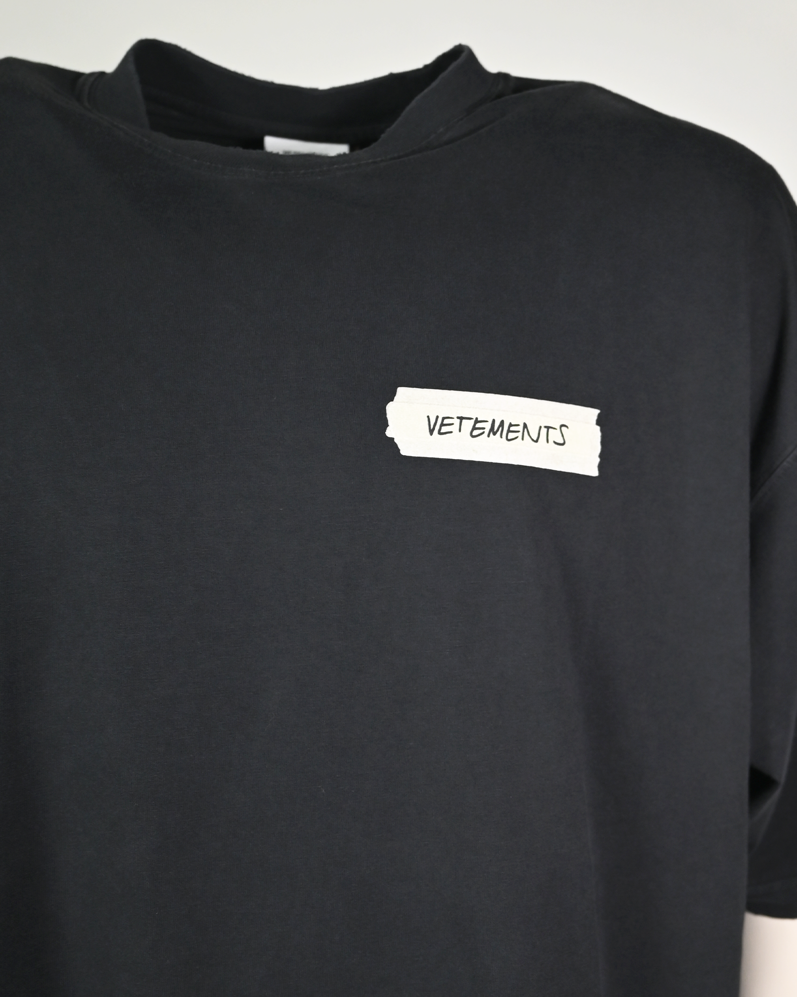 VETEMENTS・Vetements -  SCRIBBLED LOGO OVERSIZED T-SHIRT / WASHED BLACK