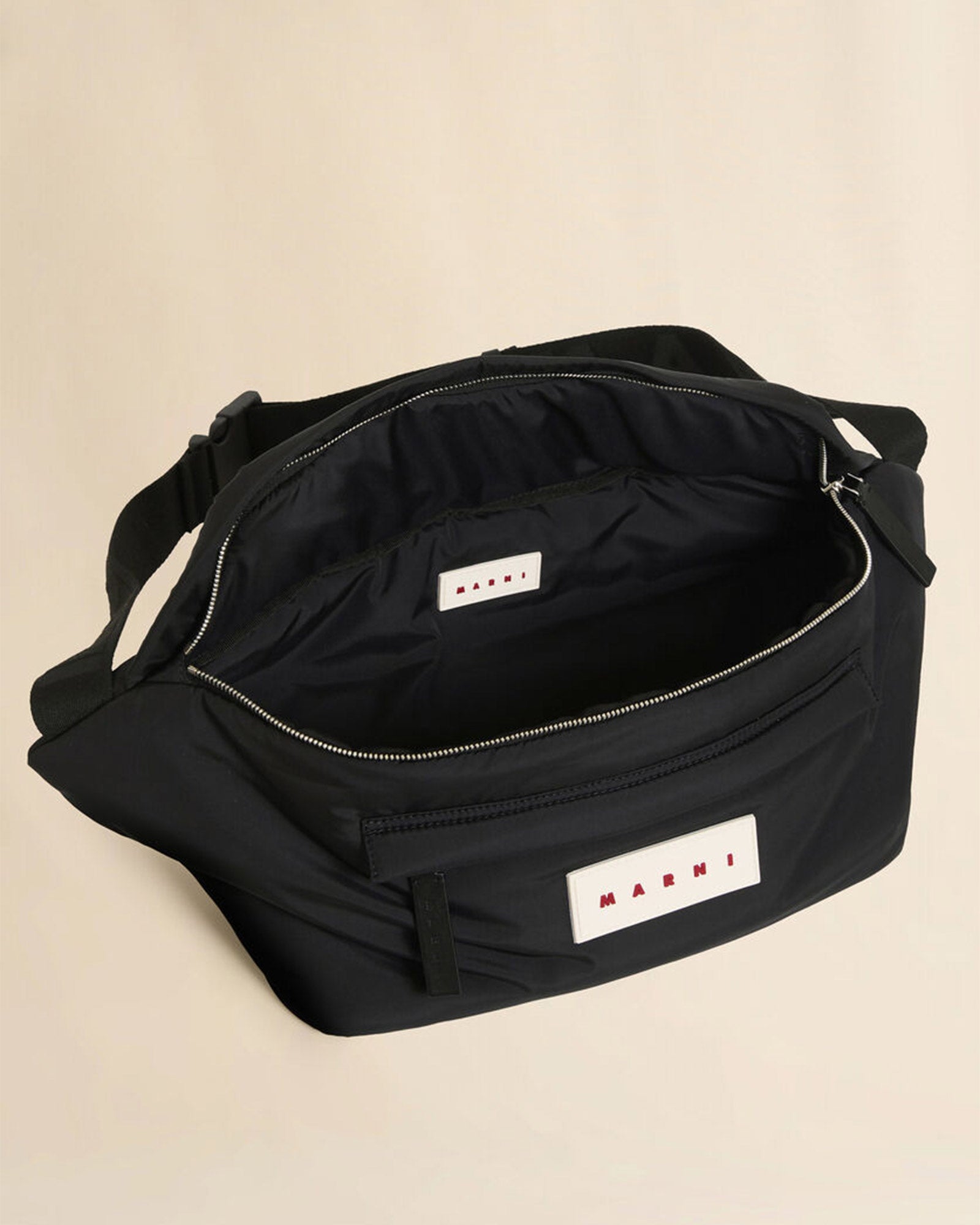 MARNI (マルニ) SS26 MUMQ0021U0 / BLACK | Detail Application