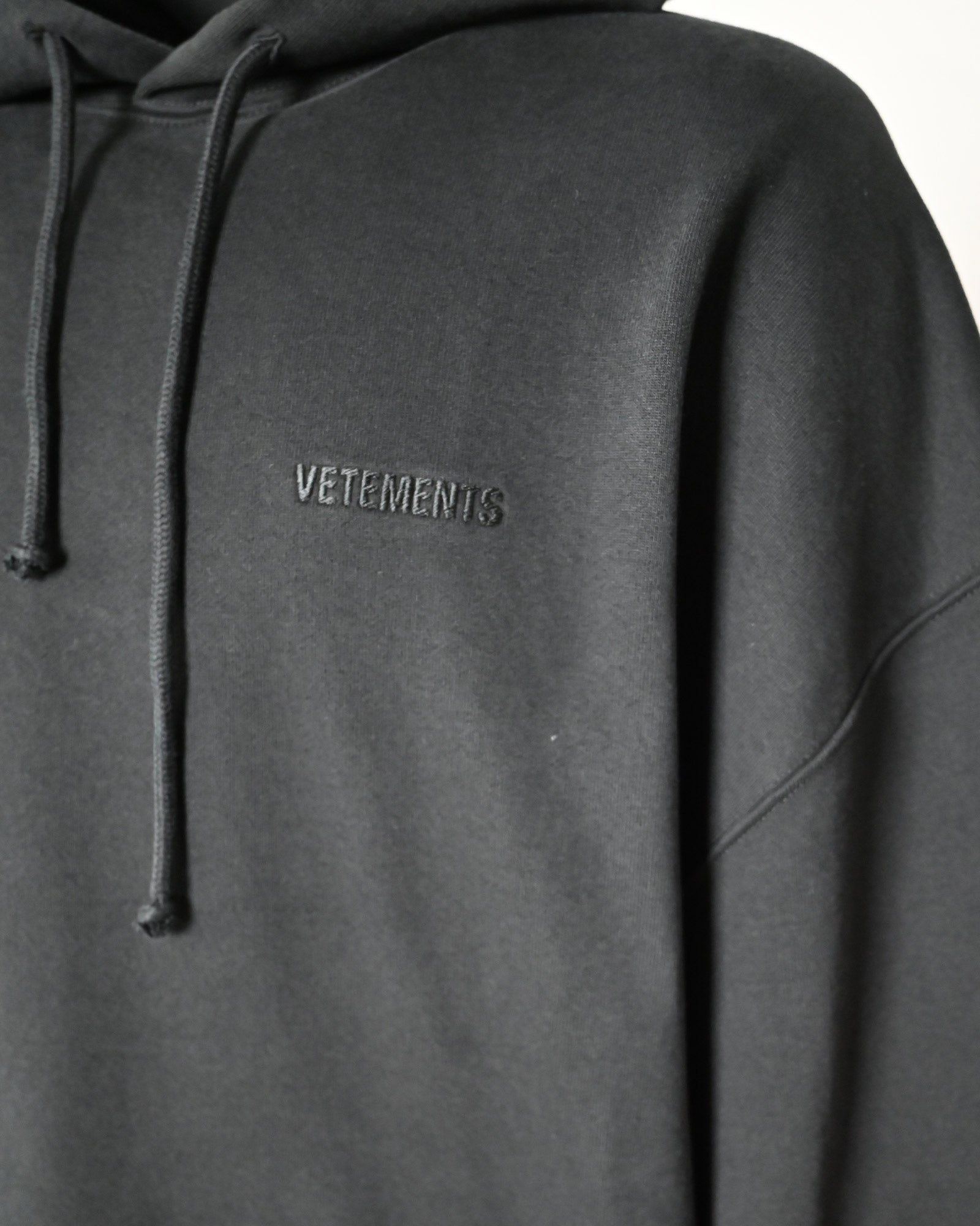 VETEMENTS・Vetements -  LOGO OVERSIZED HOODIE / BLACK