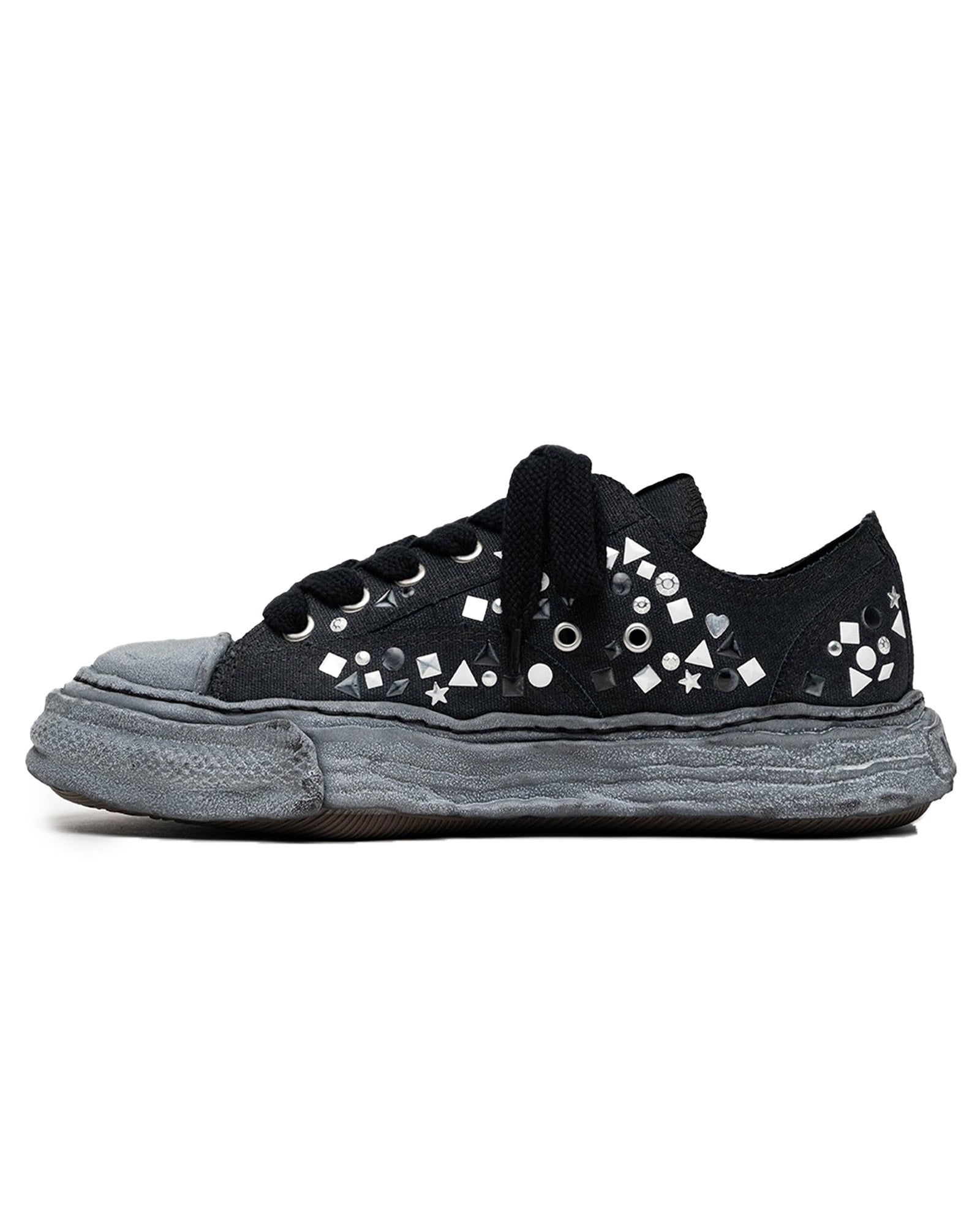 MIHARA YASUHIRO・Yasuhiro Mihara -  PETERSON23 / ORIGINAL SOLE EMBELLISHED CANVAS LOW-TOP SNEAKER / BLK/BLK