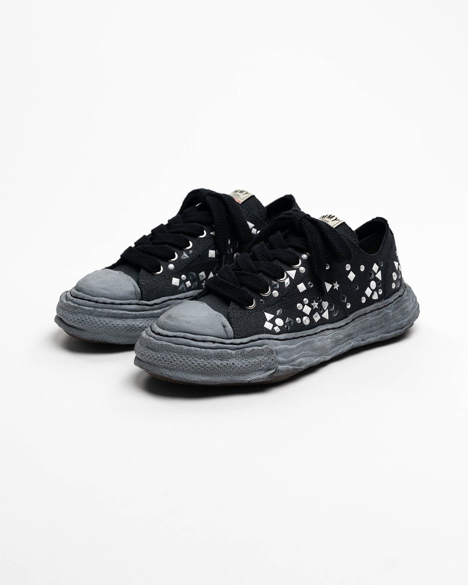 MIHARA YASUHIRO・Yasuhiro Mihara -  PETERSON23 / ORIGINAL SOLE EMBELLISHED CANVAS LOW-TOP SNEAKER / BLK/BLK