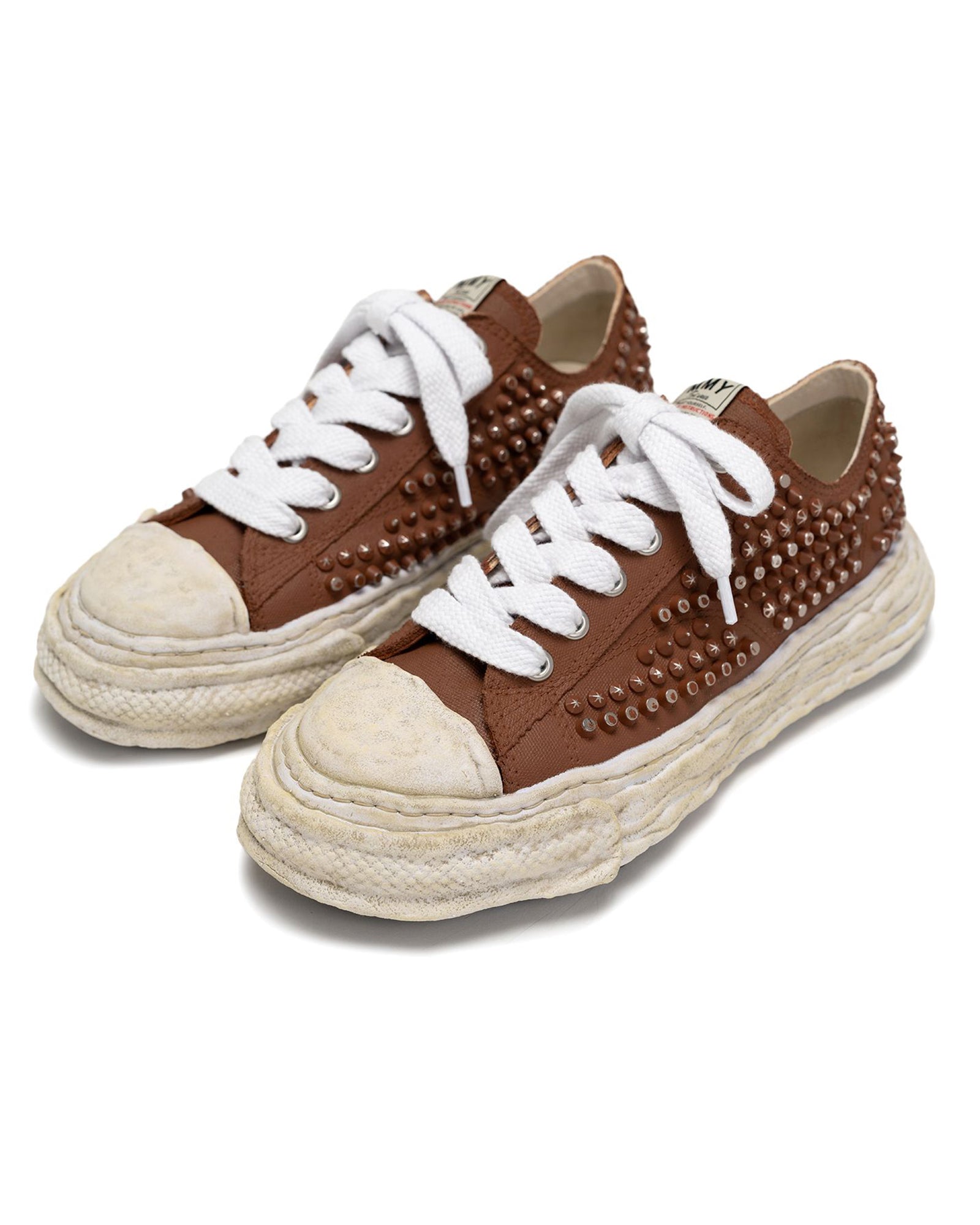 MIHARA YASUHIRO・Yasuhiro Mihara -  PETERSON 23 ORIGINAL SOLE STUDDED PAINT CANVAS LOW-TOP SNEAKER / BROWN