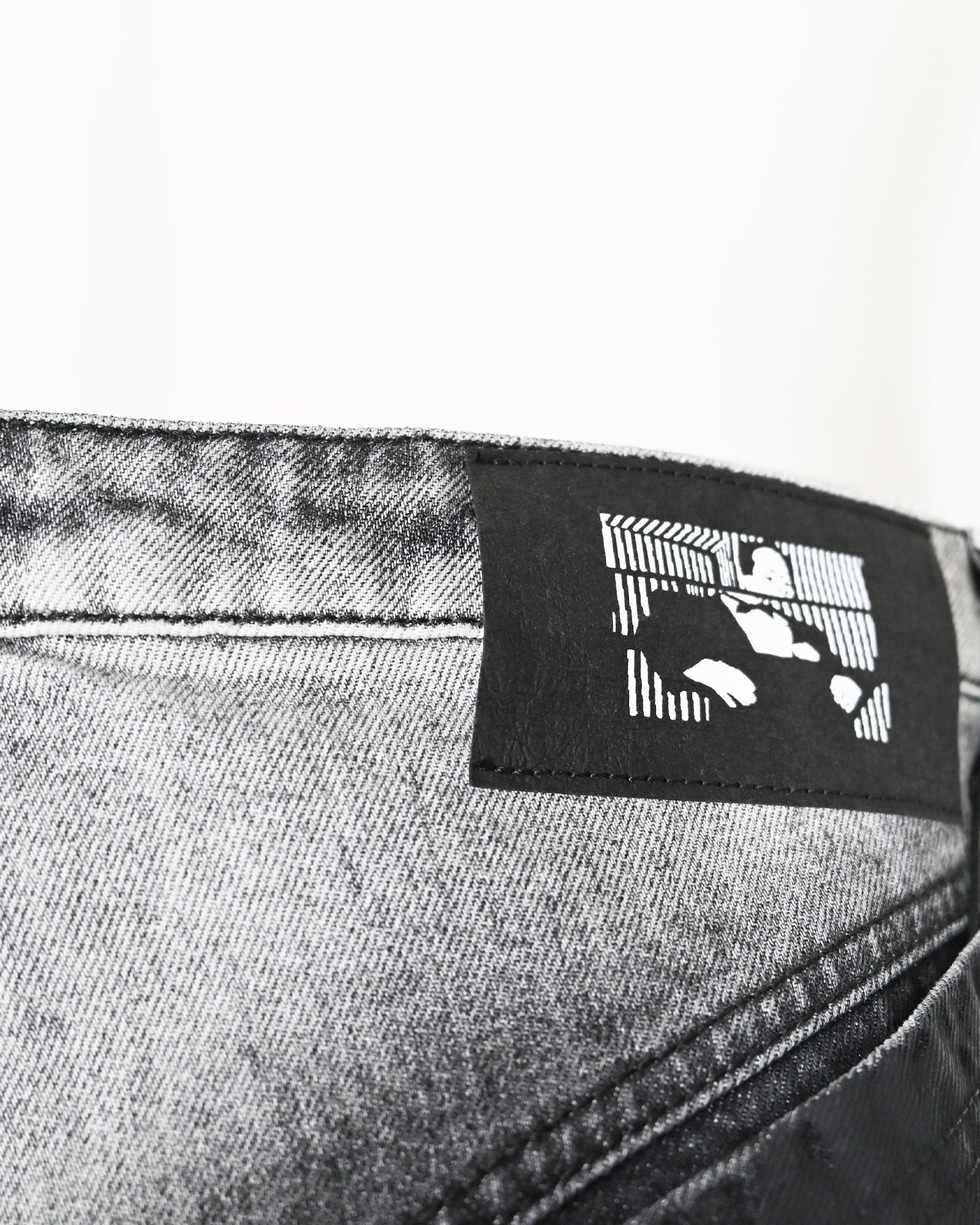 RRR123・里文顿 罗伊 李维斯 -  PNEUMA PANTS / BLACK/WHITE
