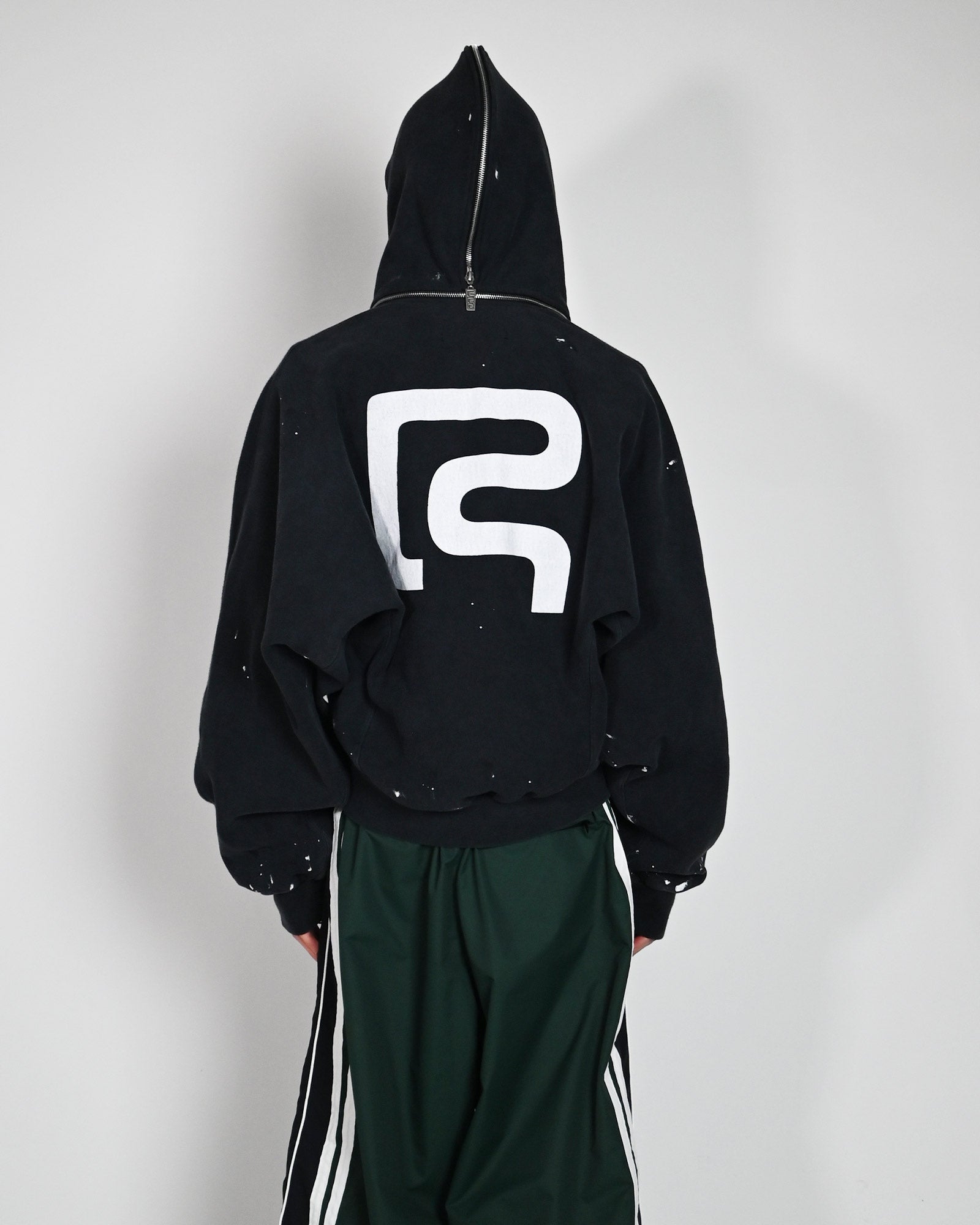 RRR123・リヴィントン ロイ レビス - パーカー・フーディ RADICAL PAPER ROSE ZIP HOODIE