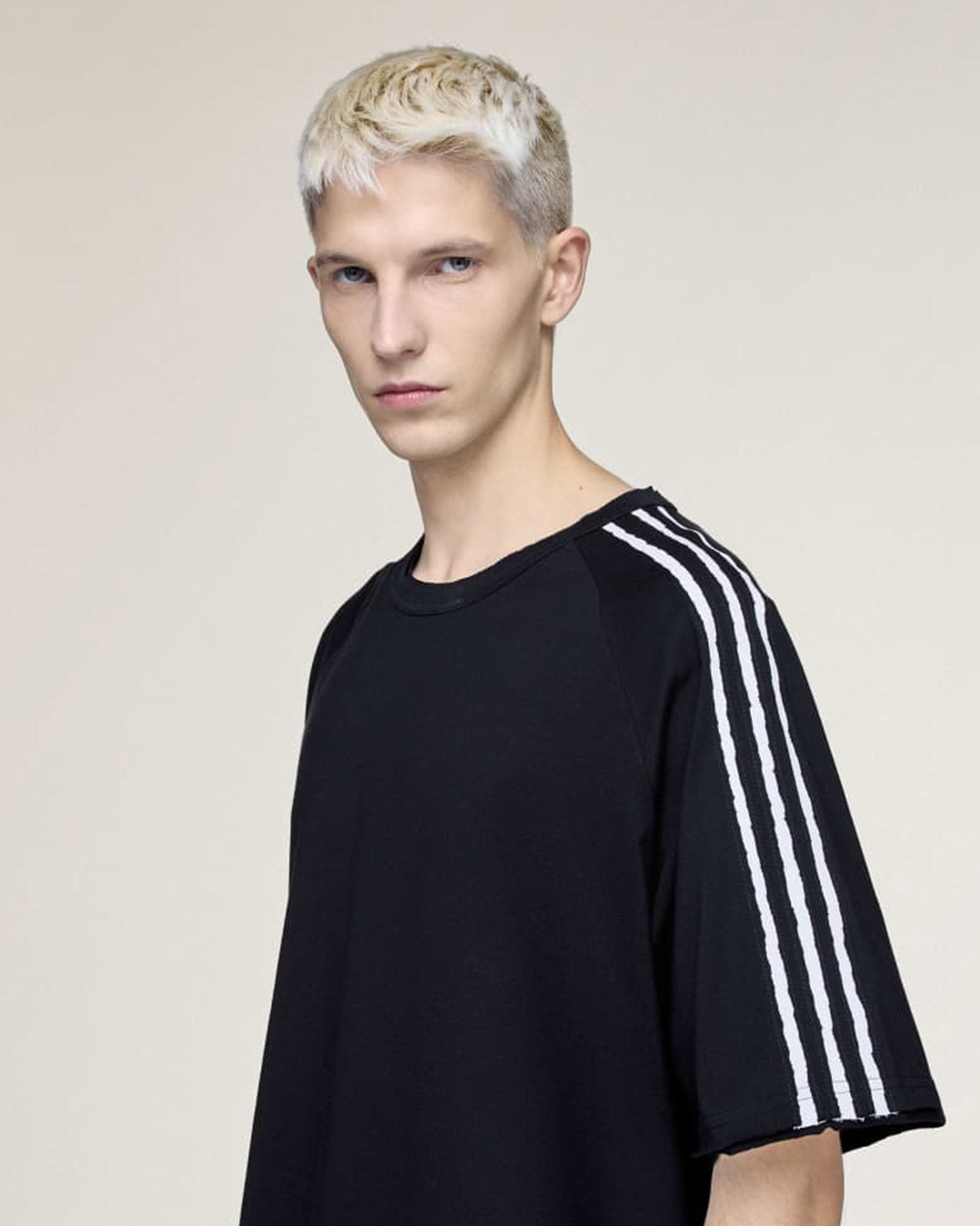 Y-3・韦斯利 -  RAW EDGE 3 STRIPES SHORT SLEEVE TEE / BLACK