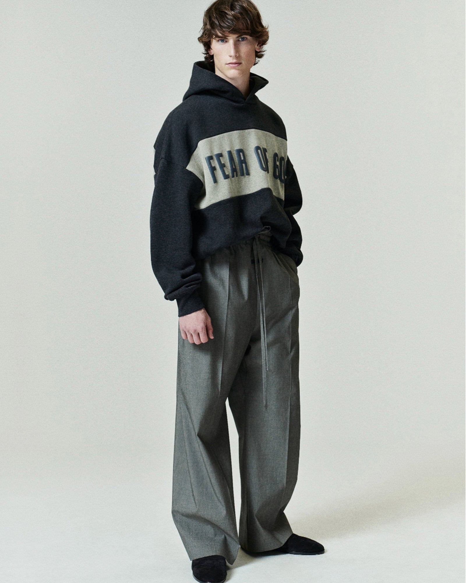 ESSENTIALS・エッセンシャルズ - トップス CROPPED RELAXED PANELLED HOODIE / IRON GREY HEATHER/ SEAL HEATHER