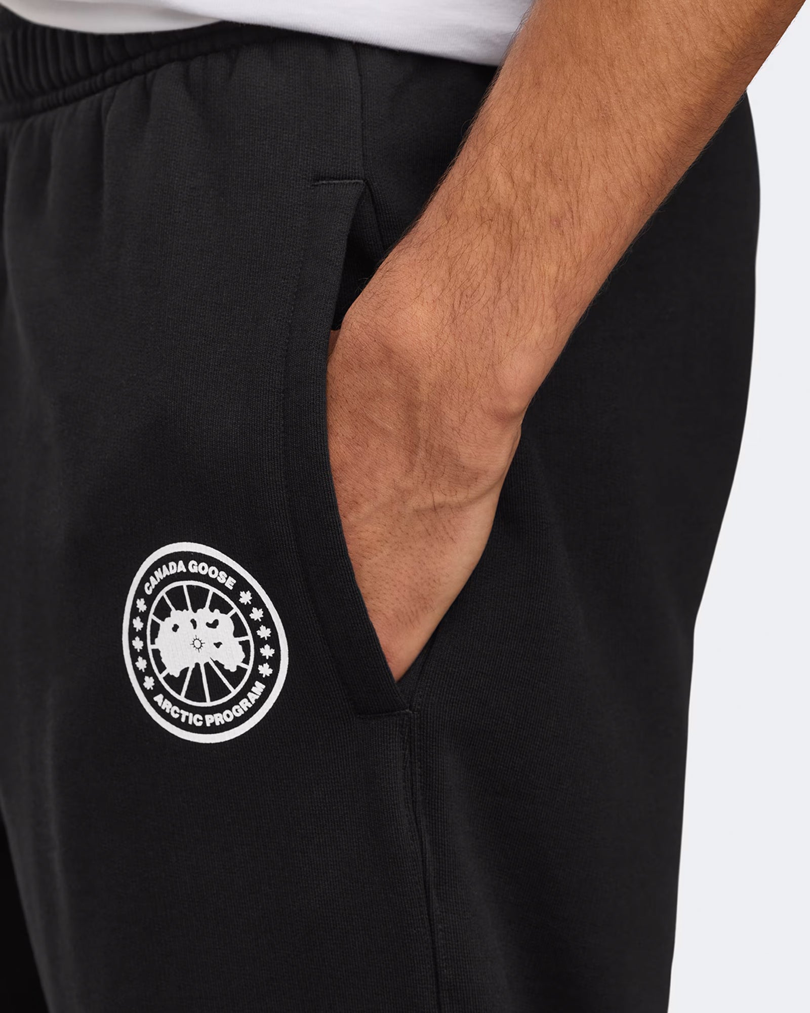 CANADA GOOSE・カナダグース - スウェットパンツ ROVE JOGGER WITH LARGE LOGO / BLACK