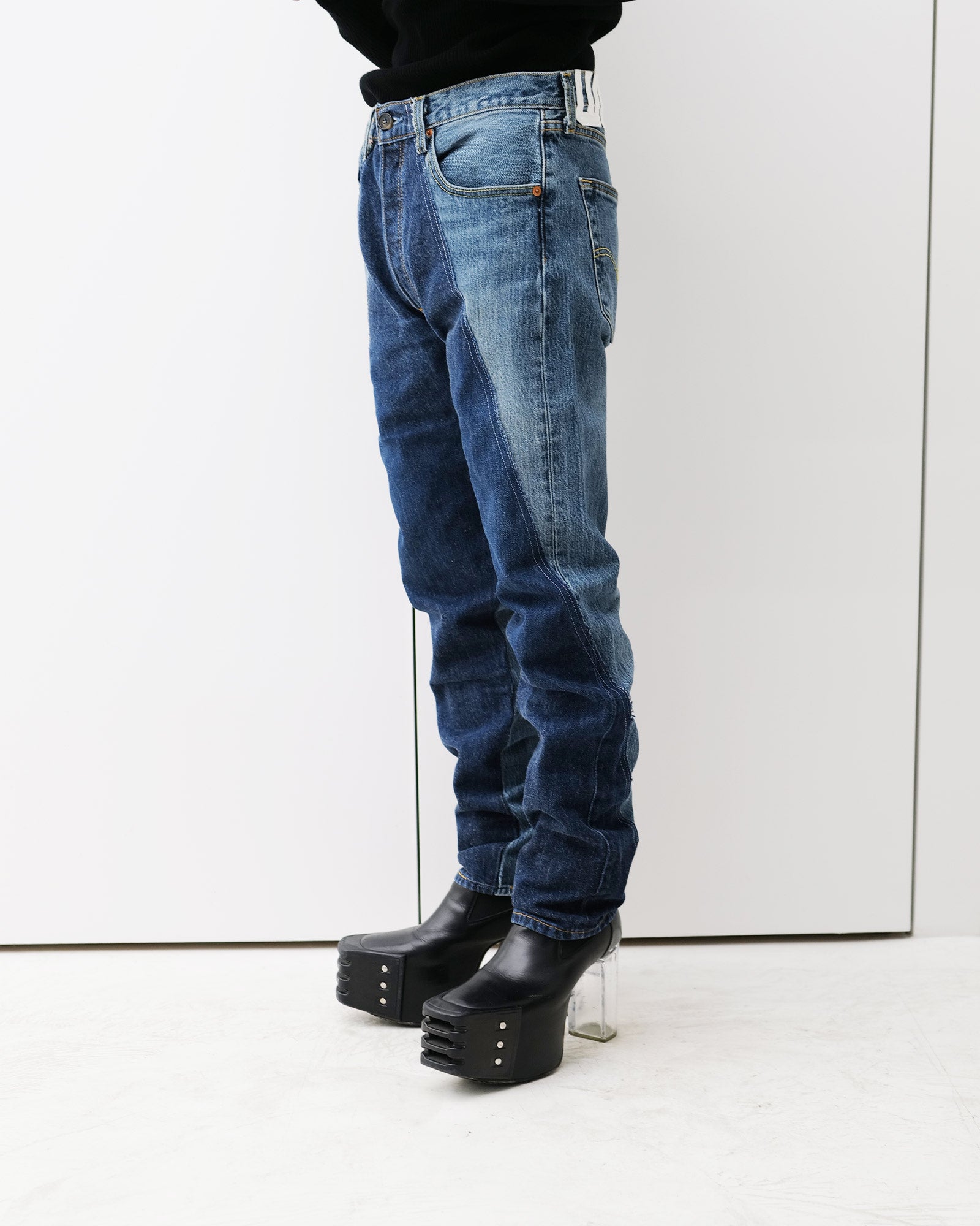 LUTZ HUELLE・ - デニムパンツ SHADOW DENIM PANTS