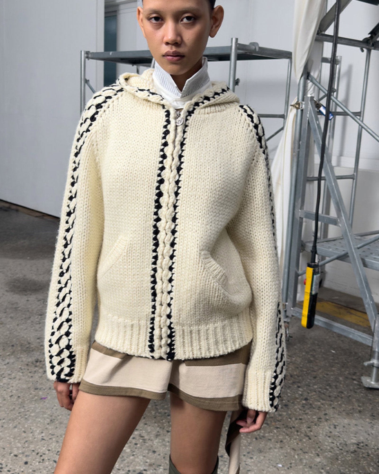 OPEN YY・オープン ワイワイ - ニット・セーター STITCH ZIP UP KNIT HOODIE / WHITE
