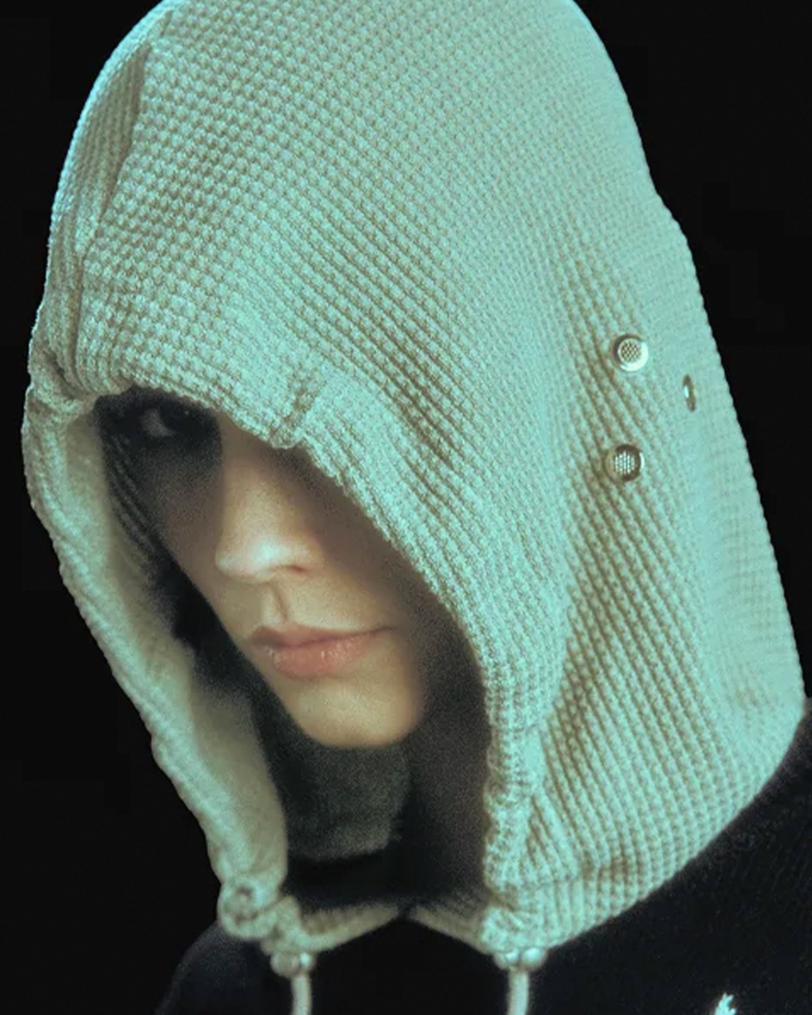 た*う様 即日発送　thug club パーカー　サグクラブ　Mサイズ　カーキー THUG CLUB(サグクラブ)「BULK SHOULDER WAFFLE HOODIE / KHAKI