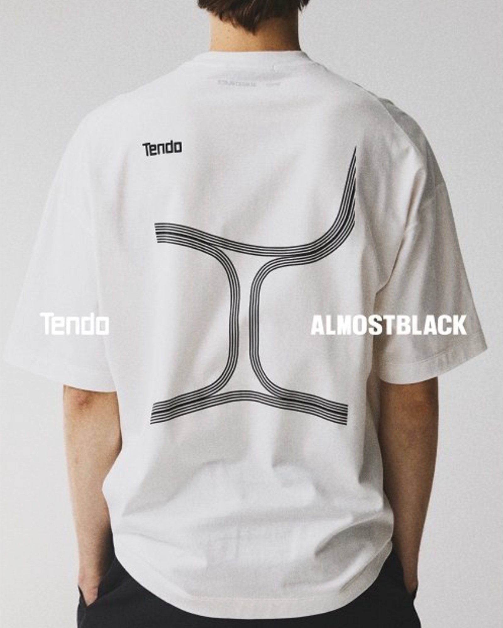 ALMOST BLACK・オールモスト ブラック - トップス TENDO PRINT T-SHIRTS / WHITE
