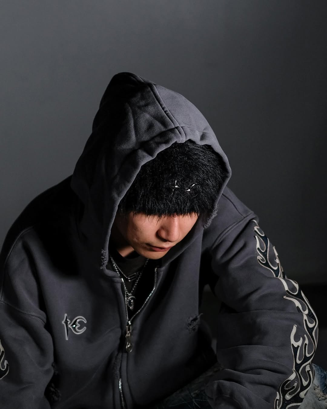 THUG CLUB(サグクラブ)「 LEATHER FLAME HOODED ZIP-UP / GREY
