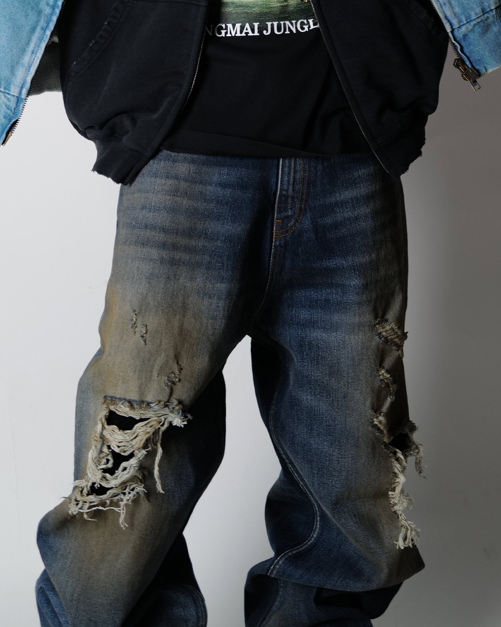 VETEMENTS・ヴェトモン - デニムパンツ TRASHED JEANS / WASHED-OUT BLUE