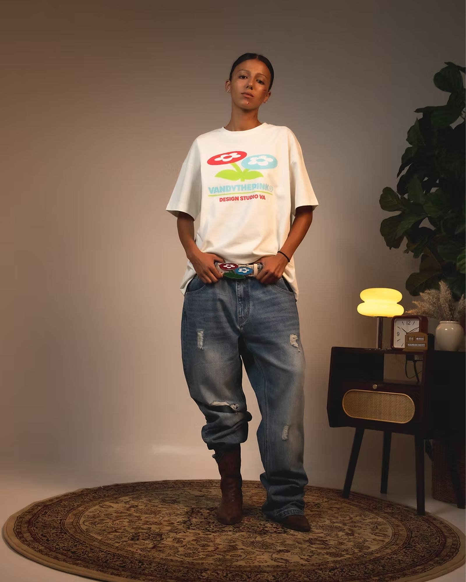 VANDY THE PINK・ヴァンディー・ザ・ピンク - Tシャツ・カットソー TWO FLOWER BUCKLE  TEE / OFF WHITE