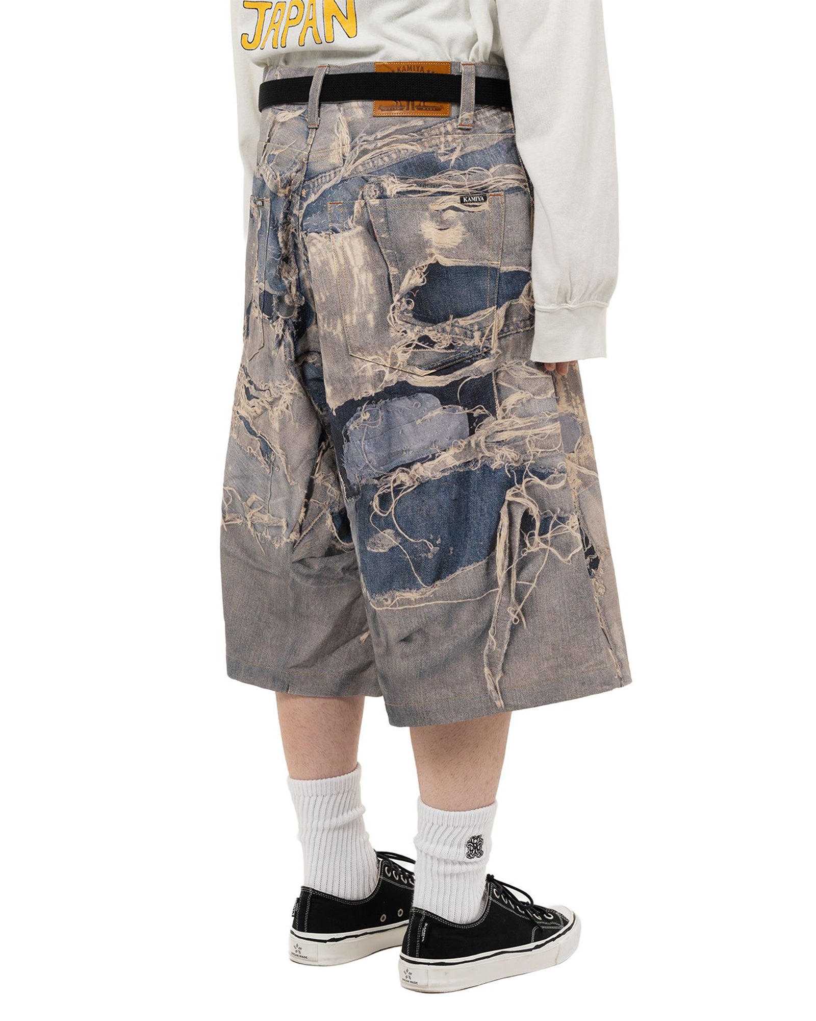 KAMIYA・カミヤ - ハーフ・ショートパンツ TROMPE-L'OEIL PRINT BERMUDA SHORTS / INDIGO