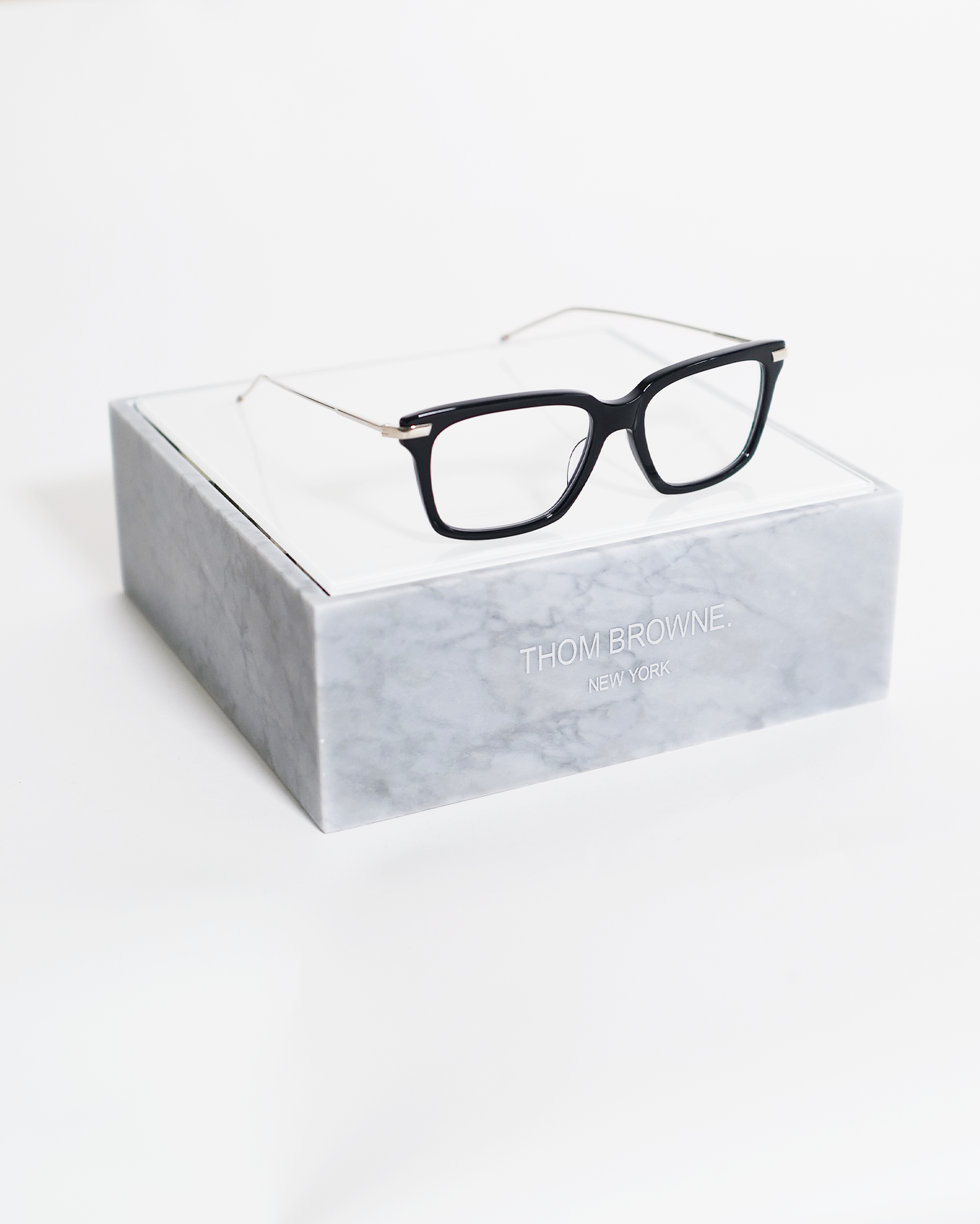 THOM BROWNE -EYEWEAR-・トムブラウン - メガネ THOM BROWNE / UEO701A-415-51
