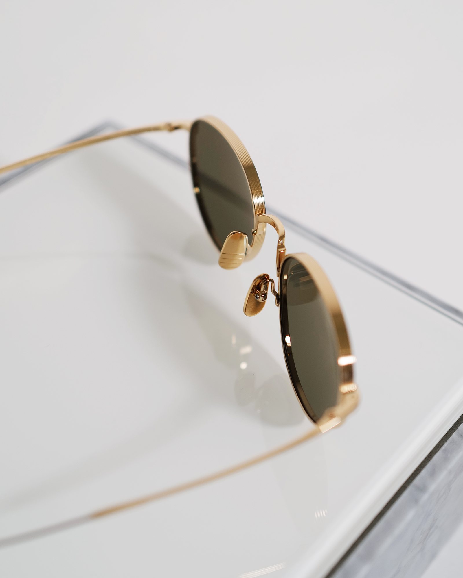 THOM BROWNE UES119A-715-52 Detail Application Online Official