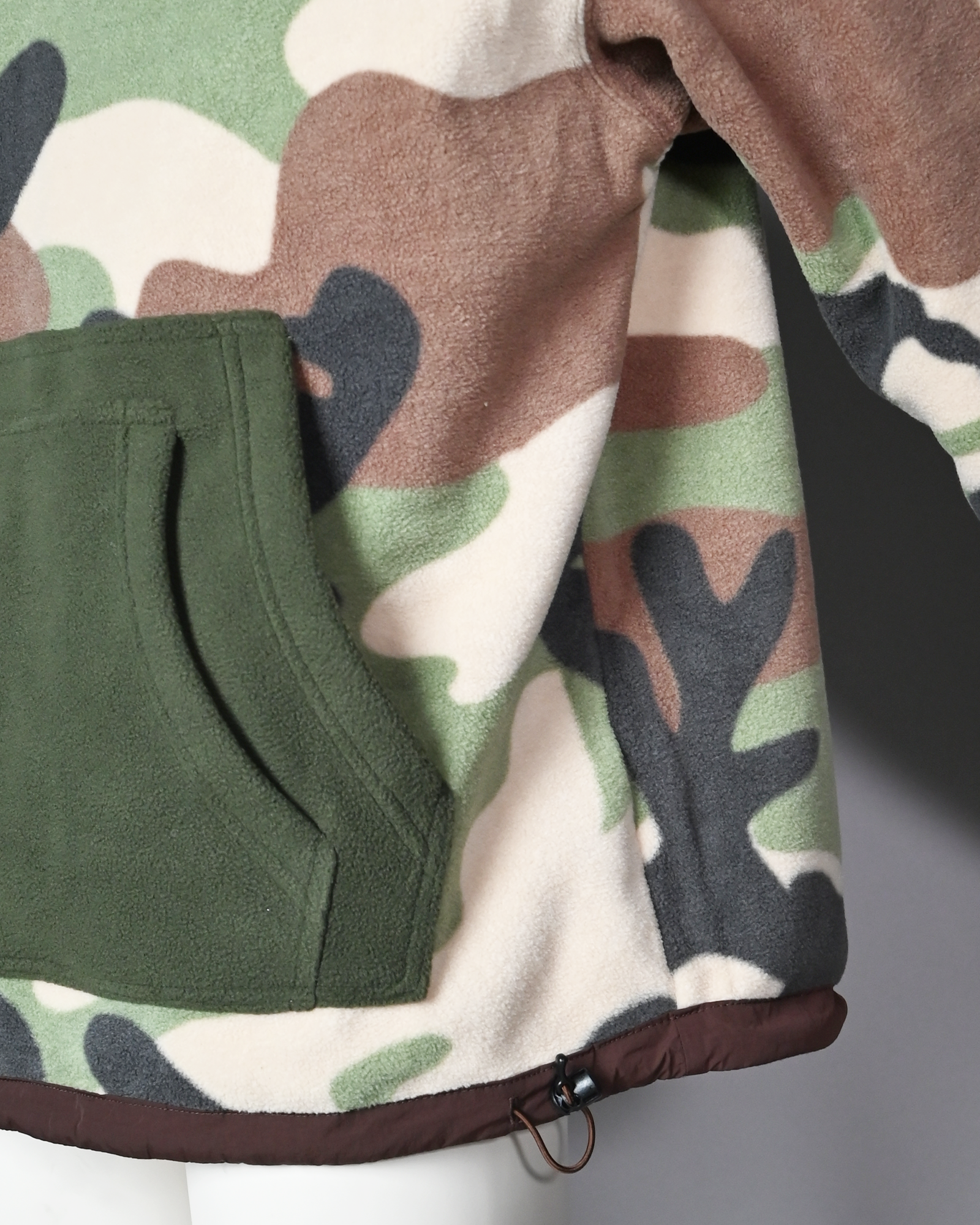 VANDY THE PINK・ヴァンディー・ザ・ピンク - パーカー・フーディ HALF ZIP HOODIE FLEECE  / CAMO