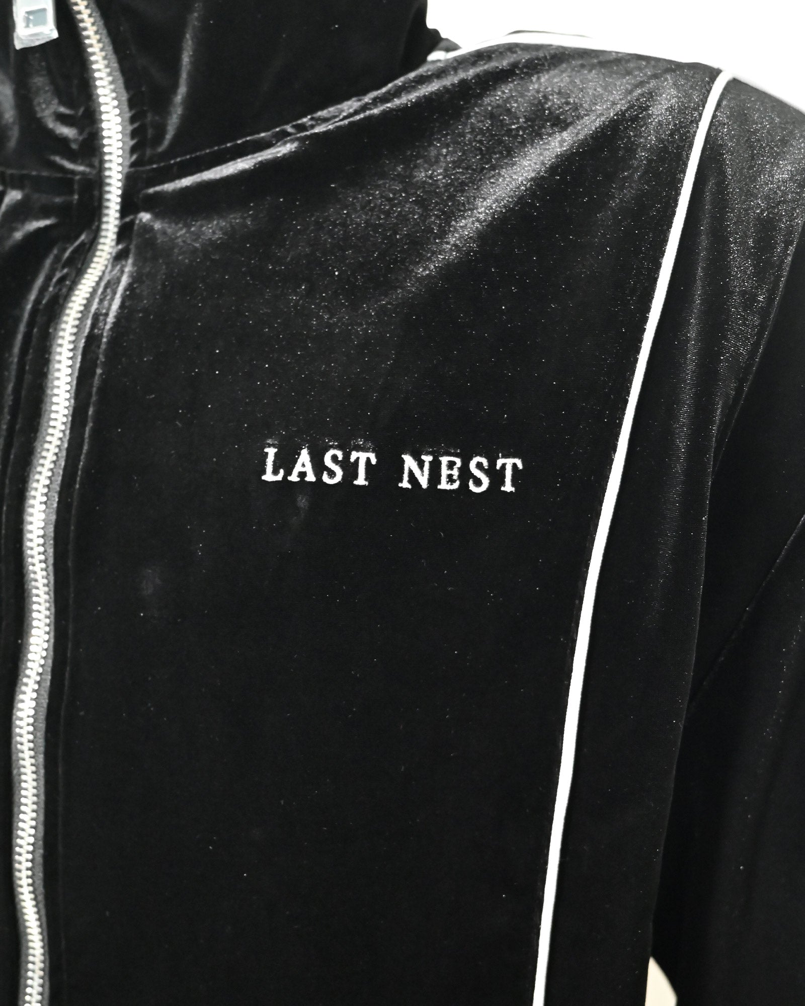 LAST NEST・ラストネスト - トップス VELOUR TRACK JACKET V2 / BLACK