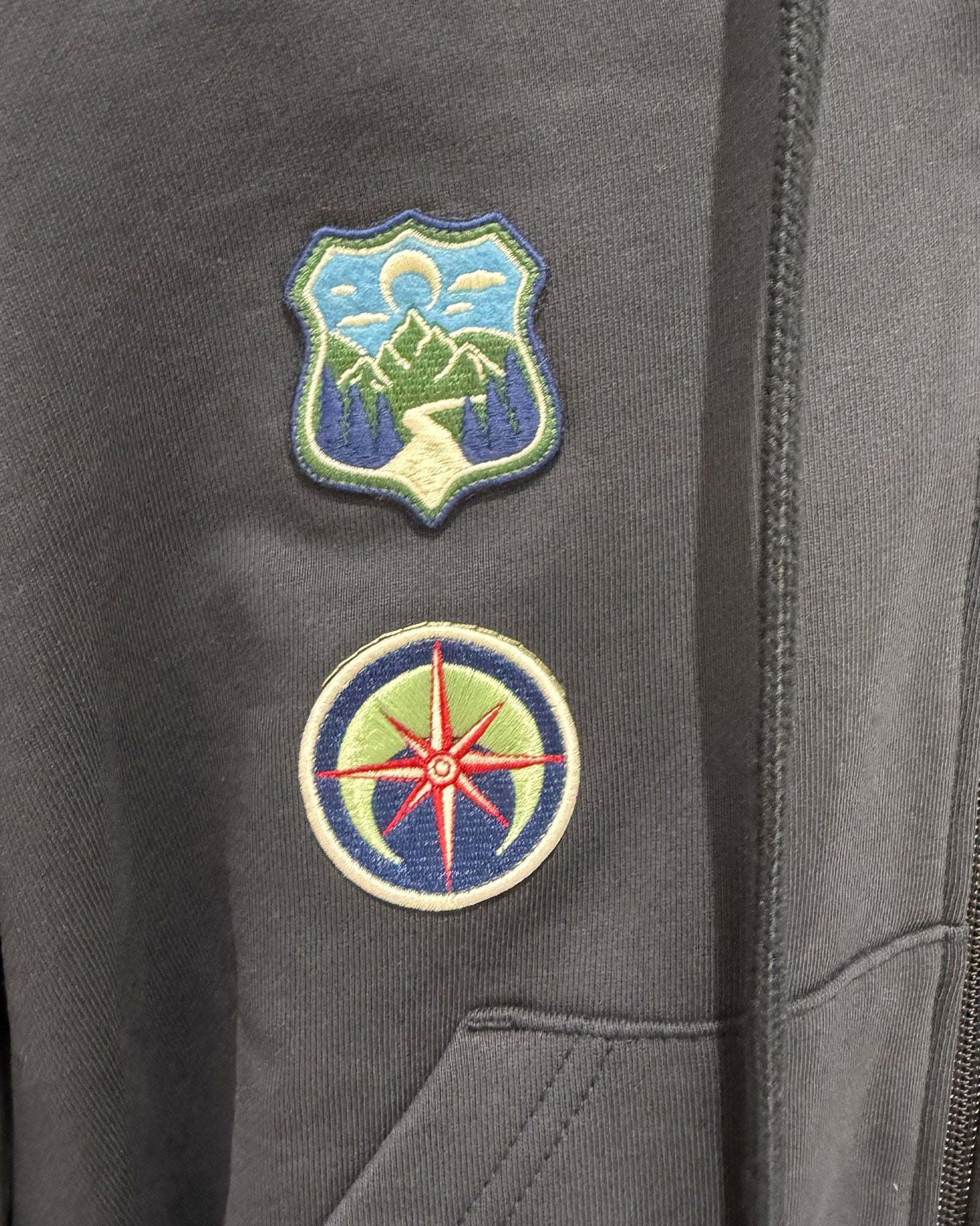 Marine Serre・マリーン・セル - パーカー・フーディ BOY SCOUT PATCH ZIPPED HOODIE / BLACK