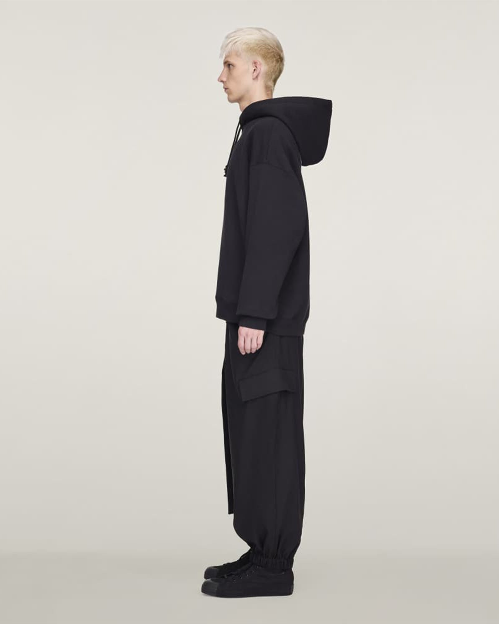Y-3・weissly -  U Y-3 GRAPHIC HOODIE / BLACK