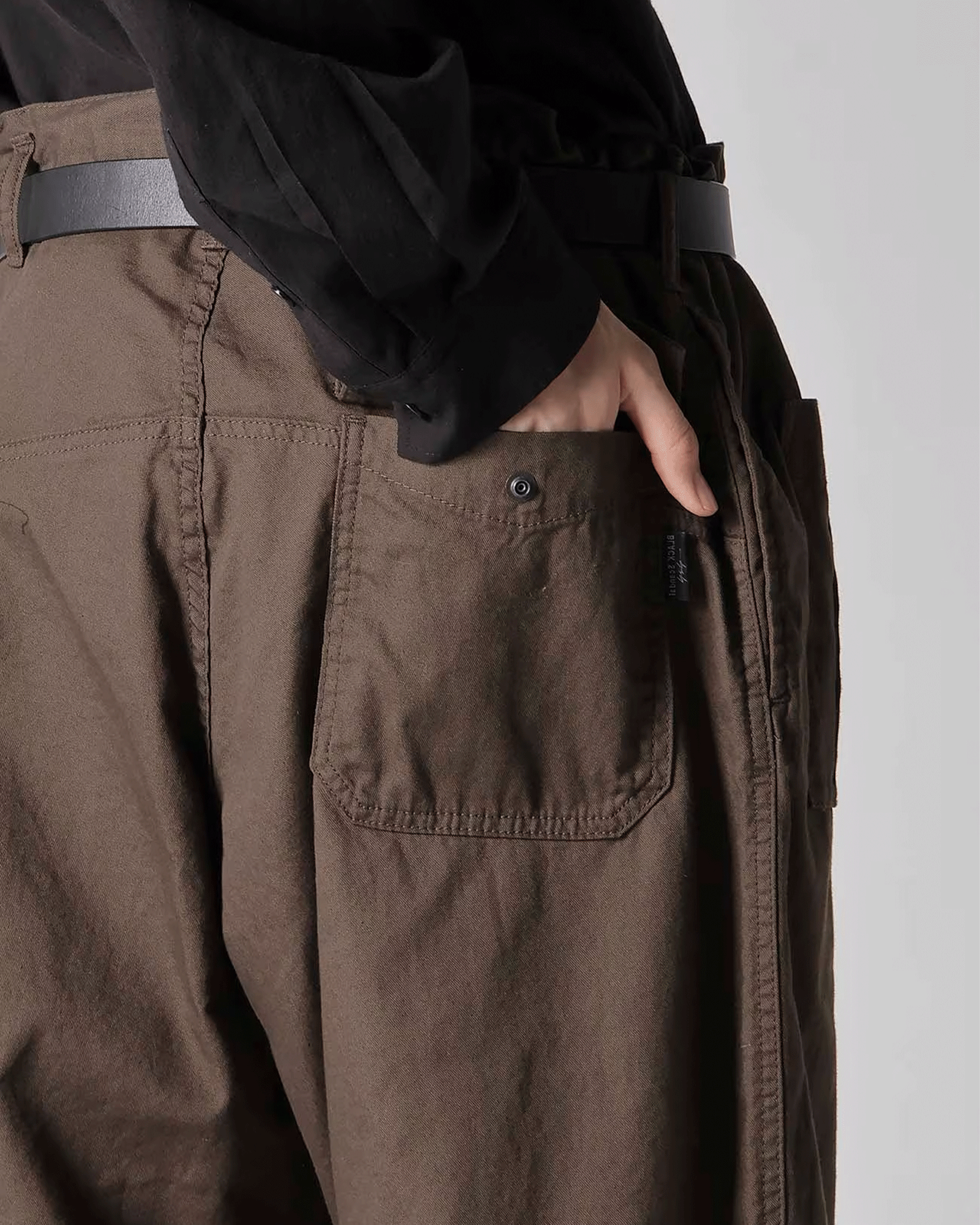 Yohji Yamamoto × BLACK SCANDAL OXFORD NO-TUCK WAIST STRING WORK PANTS / DARK BROWN