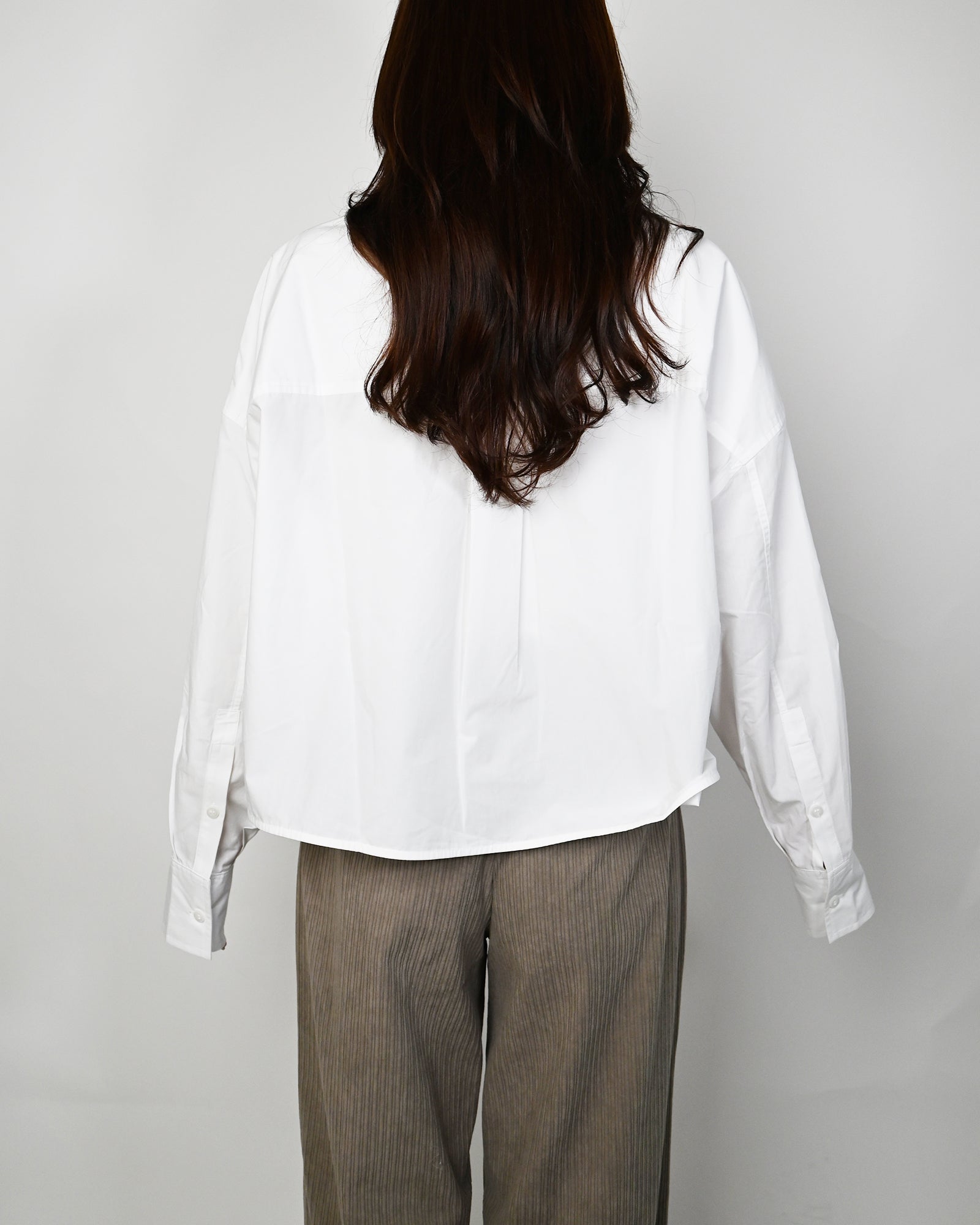 Calvin Klein・カルバン クライン - シャツ A-CROPPED FASHIION SHIRT / WHITE