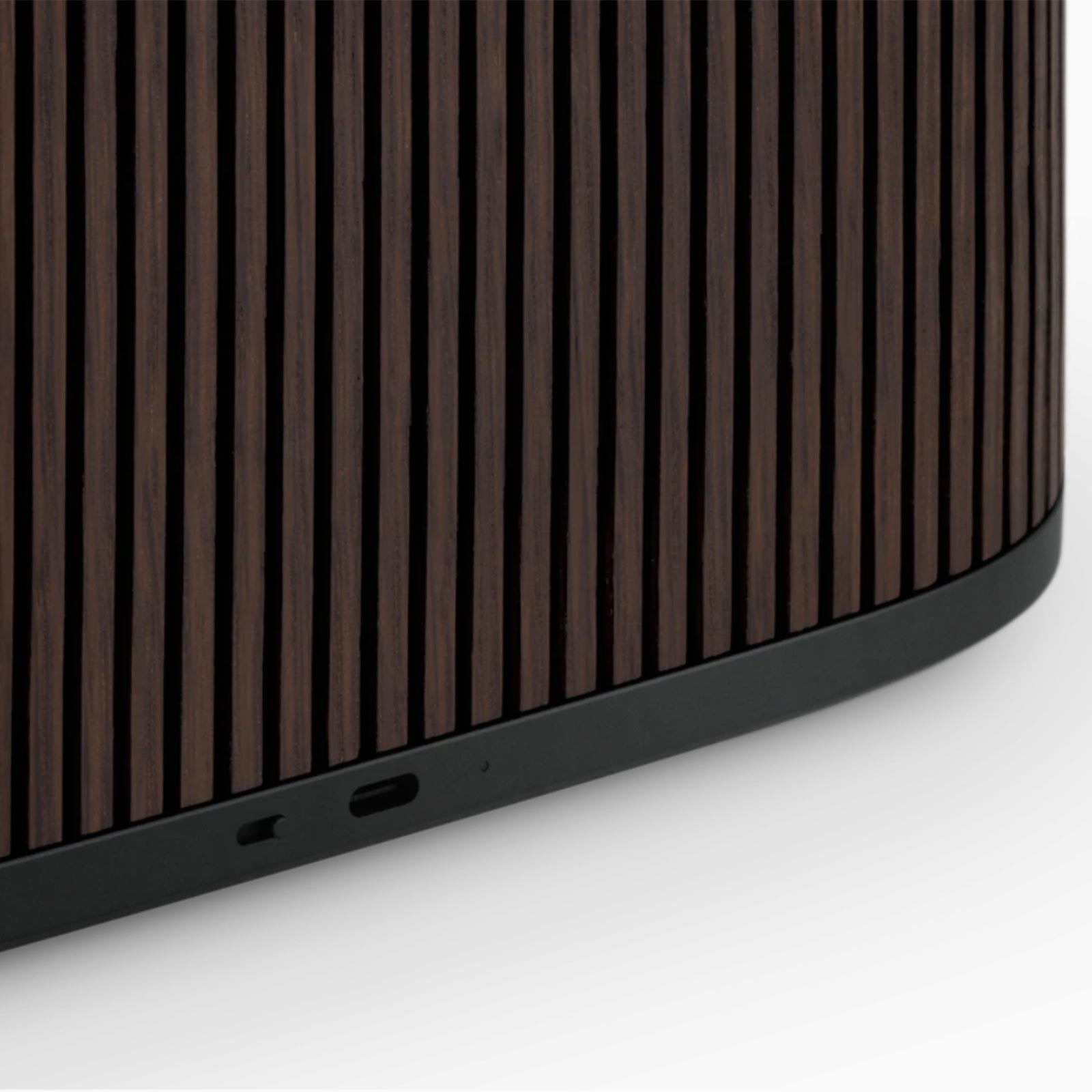 BANG & OLUFSEN × BEOSOUND A5 / DARK OAK