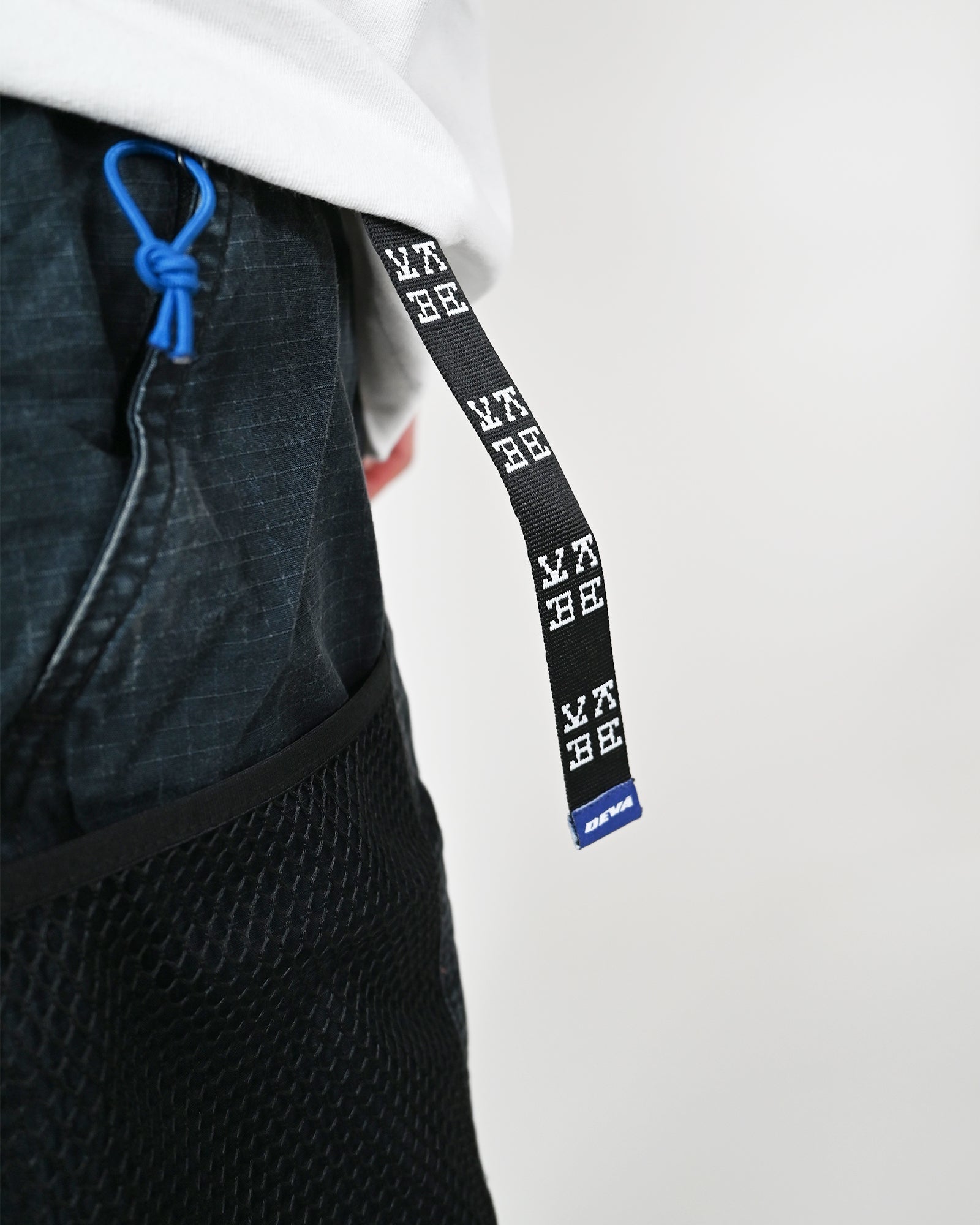 DEVA STATES・ディーヴァ ステイツ - ハーフ・ショートパンツ CARGO SHORTS / WASHED BLACK