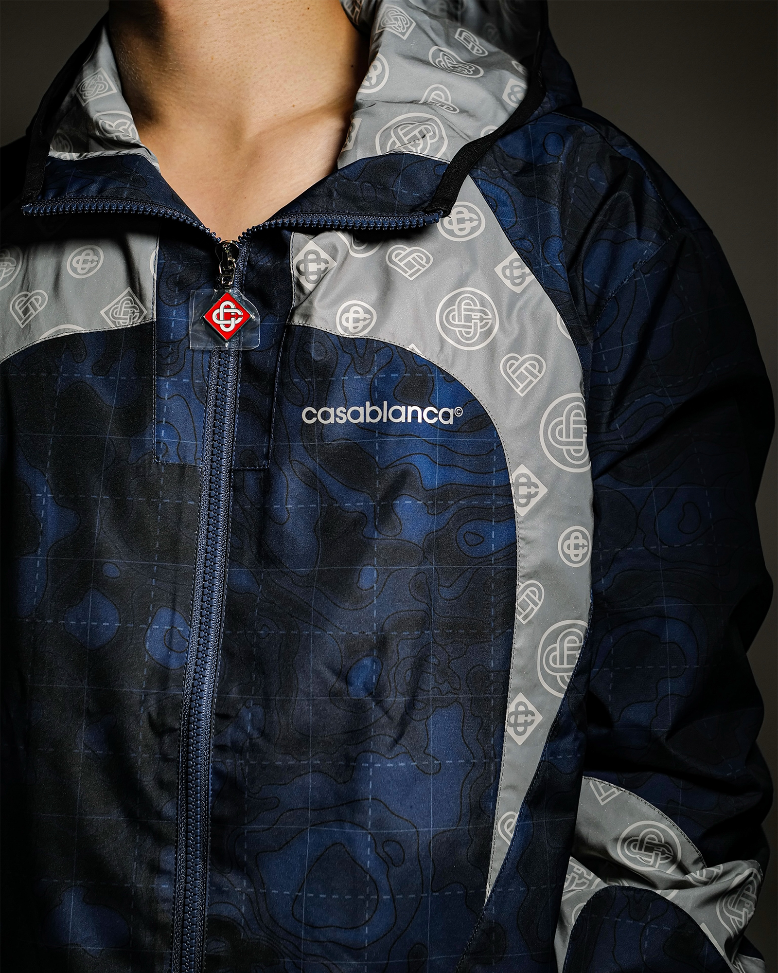 CASABLANCA・カサブランカ - トップス PRINTED ZIP UP HOODED JACKET
/ CARBON HEATMAP