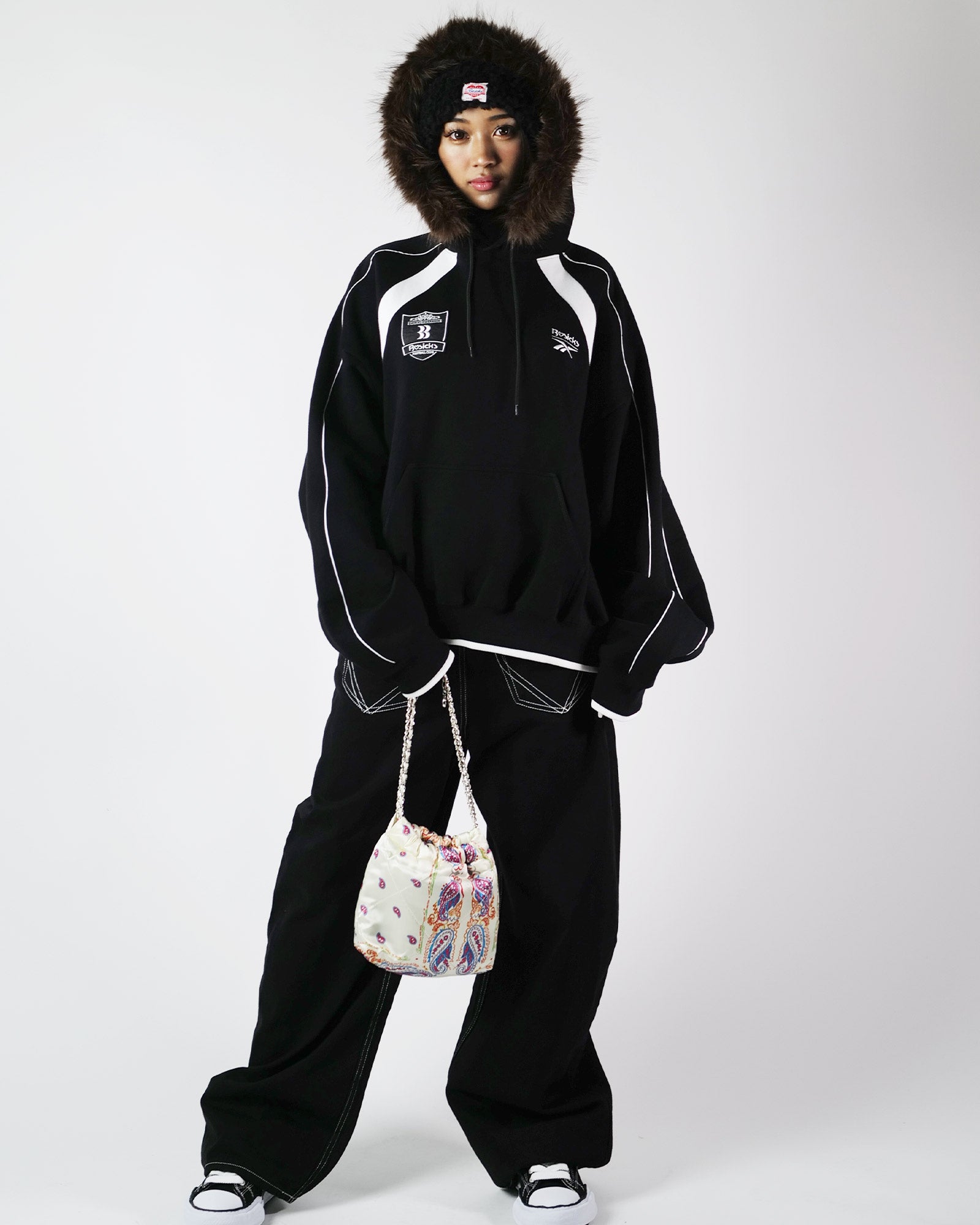 BASICKS・ベイシックス - パーカー・フーディ BASICKS × REEBOK UNIFORM SWEAT HOODIE / BLACK